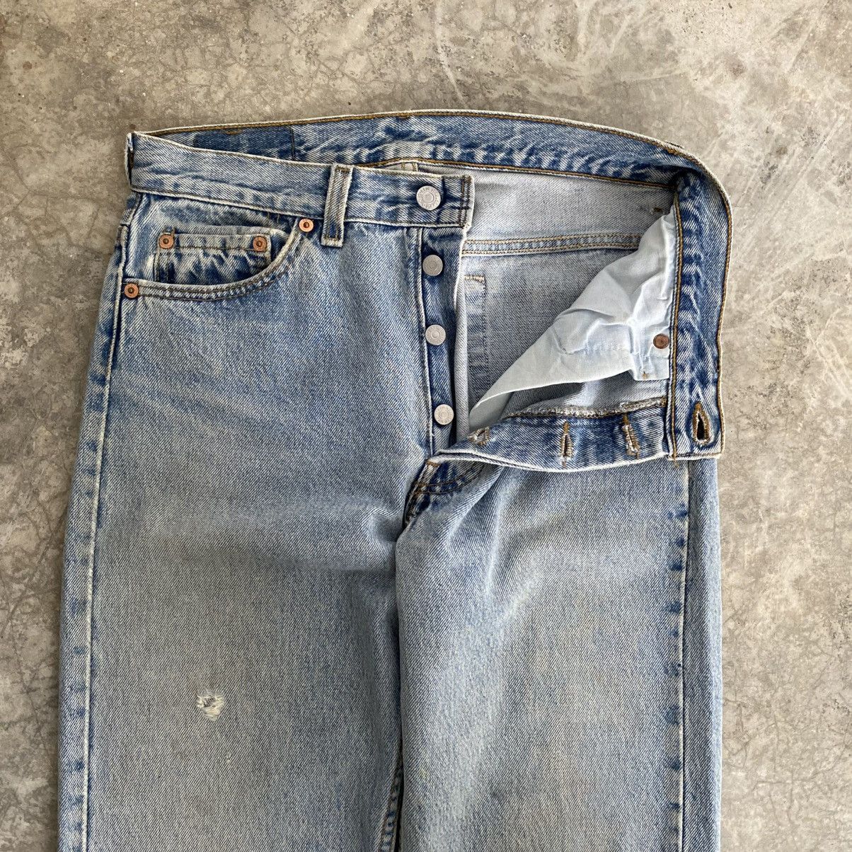 Levi's Size 29x32.5 Vintage 1993 Levis 501 Light Blue Denim Jeans Size US 29 - 9 Thumbnail