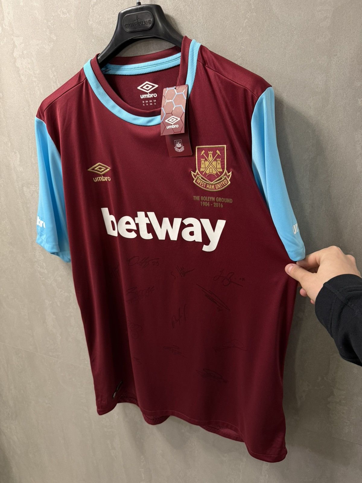 Umbro WEST HAM UNITED 2015 2016 HOME SHIRT SOCCER JERSEY UMBRO Size US XL / EU 56 / 4 - 5 Thumbnail