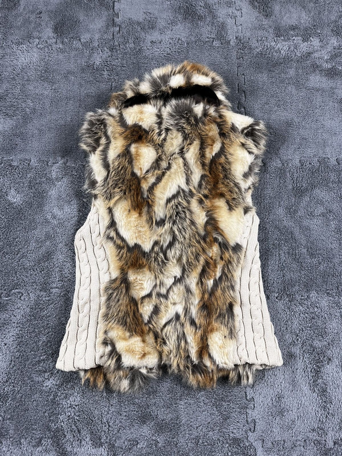 Guess Vintage Y2K Guess Faux Fur vest glamour 00s style size S Size S / US 4 / IT 40 - 4 Thumbnail