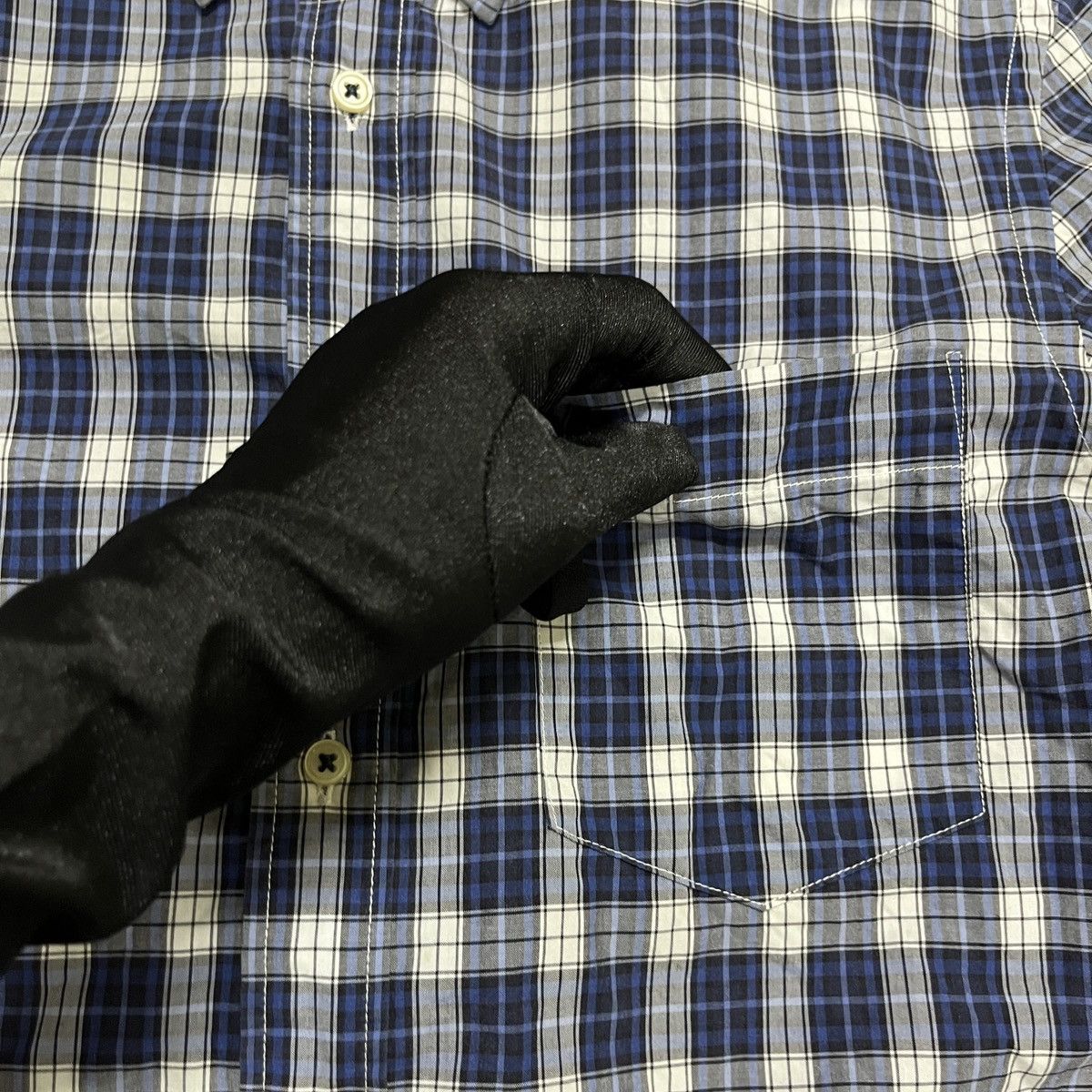Japanese Brand × Uniqlo × Vintage Uniqlo Plaid Button Up Shirt Size US S / EU 44-46 / 1 - 2 Thumbnail