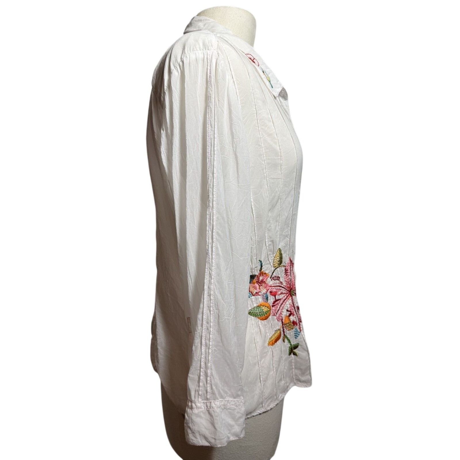 Johnny Was Johnny was white button down top with detailed embroidery Size XL / US 12-14 / IT 48-50 - 10 Thumbnail