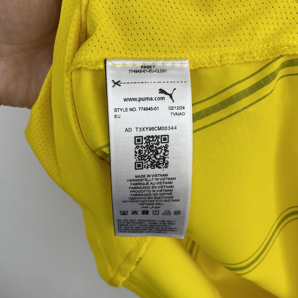 Puma Borussia Dortmund Gittens Authentic Home Jersey 2024/2025 Size US XL / EU 56 / 4 - 10 Thumbnail