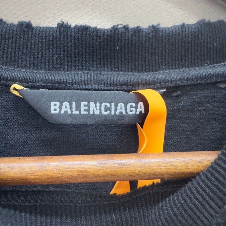 Balenciaga Balenciaga Signature printing destroys long sleeves Size US M / EU 48-50 / 2 - 5 Thumbnail