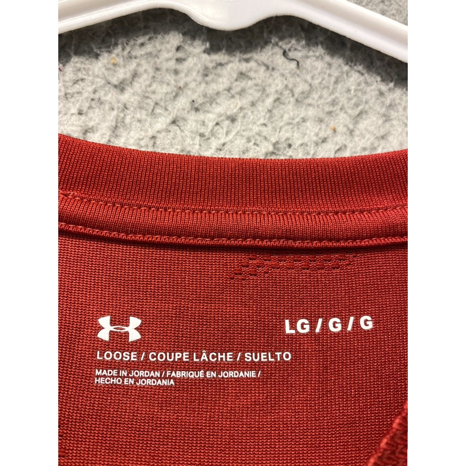 Under Armour VINTAGE? Wait, not vintage. Under Armour HeatGear Shirt Red Mens Large Short Sleeve Activewear T-Shirt, Crew Neck, Polyester Blend, Regular Fit, 33-74 Size US L / EU 52-54 / 3 - 3 Thumbnail