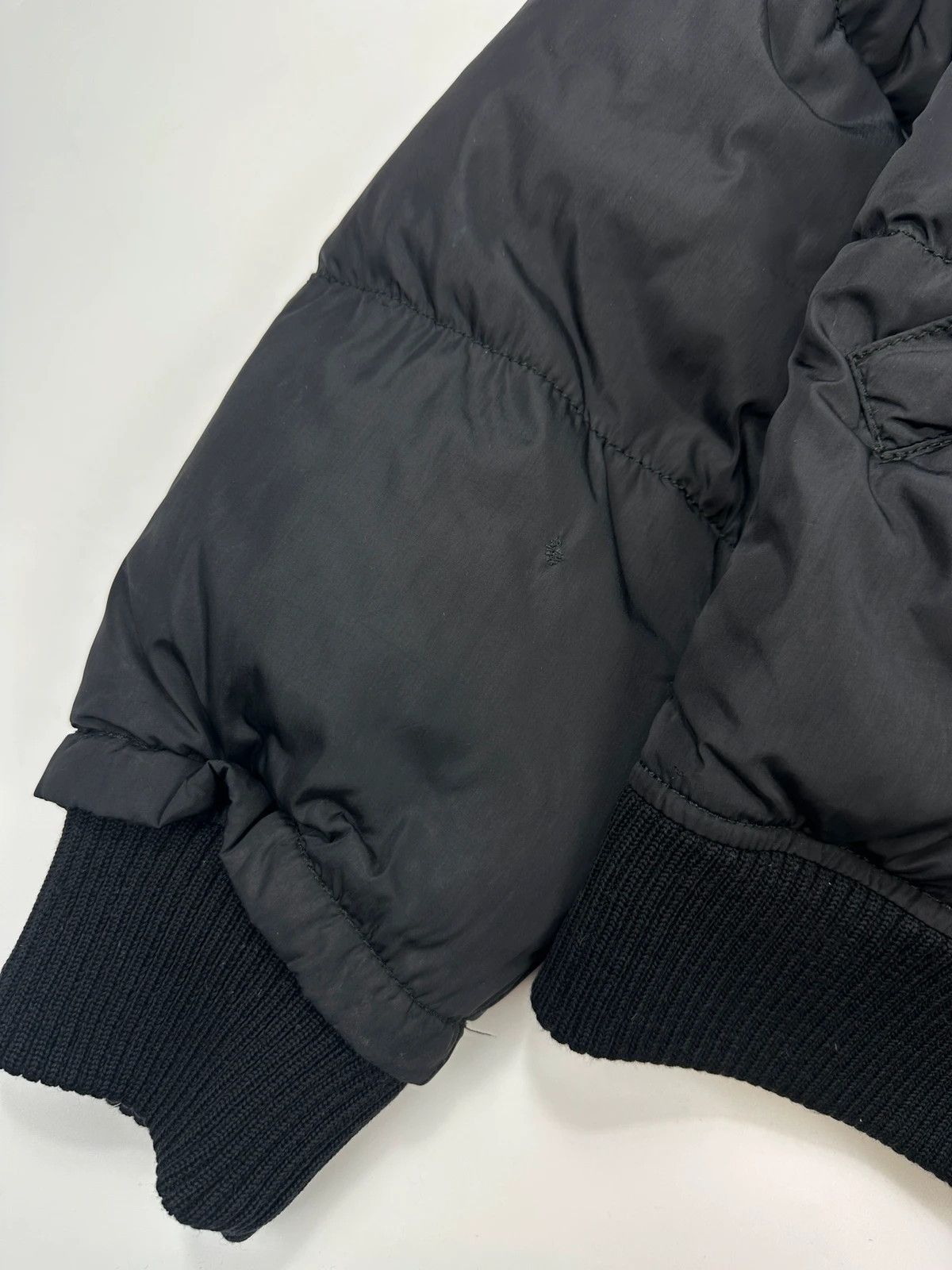 Prada Prada Milano FW1994 Black Cropped Bomber Puffer Jacket Size M / US 6-8 / IT 42-44 - 4 Thumbnail
