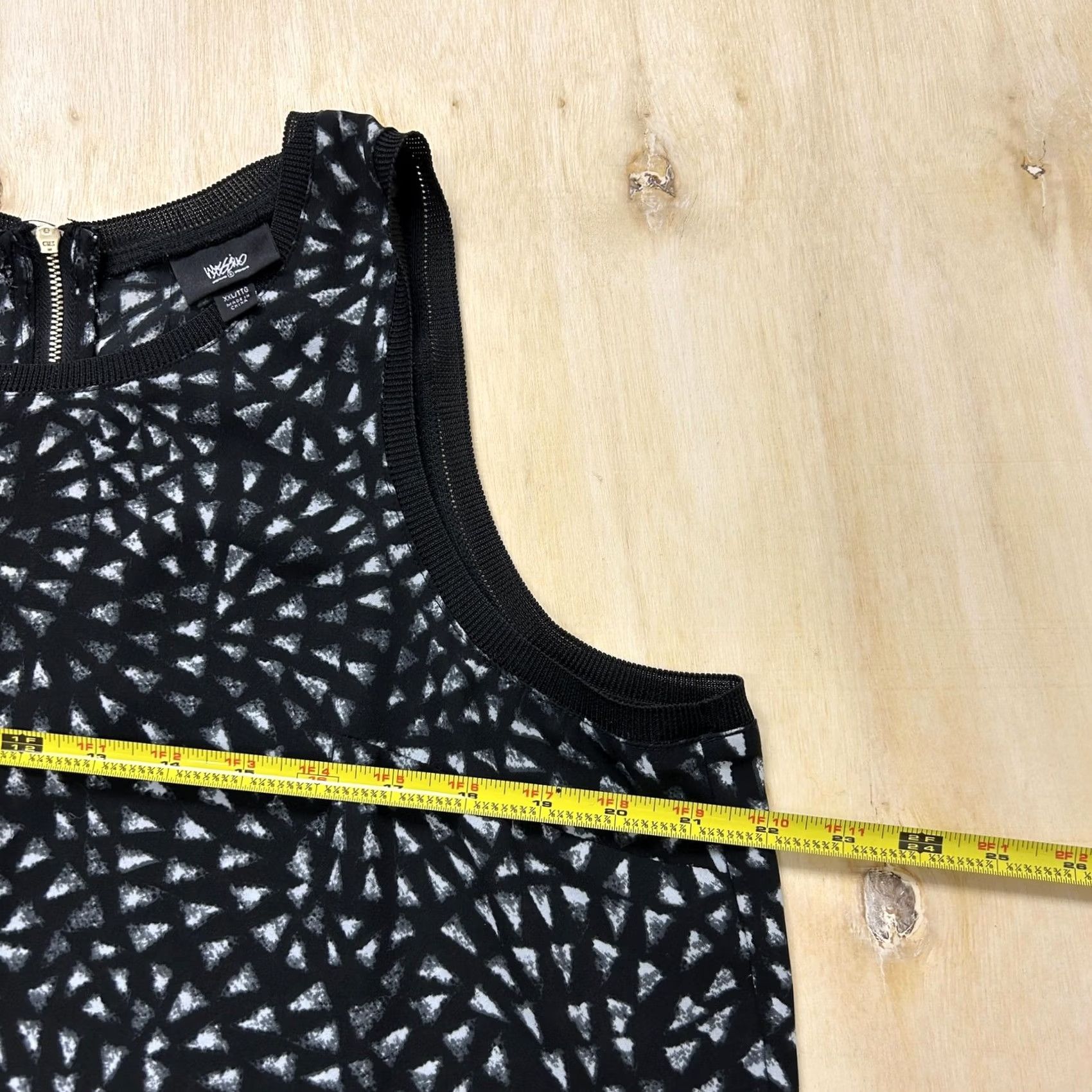 Mossimo Mossimo Tank Top Womens XXL Black Geometric Zip Back Sleeveless Blouse Size XXL / US 16-18 / IT 52-54 - 5 Thumbnail