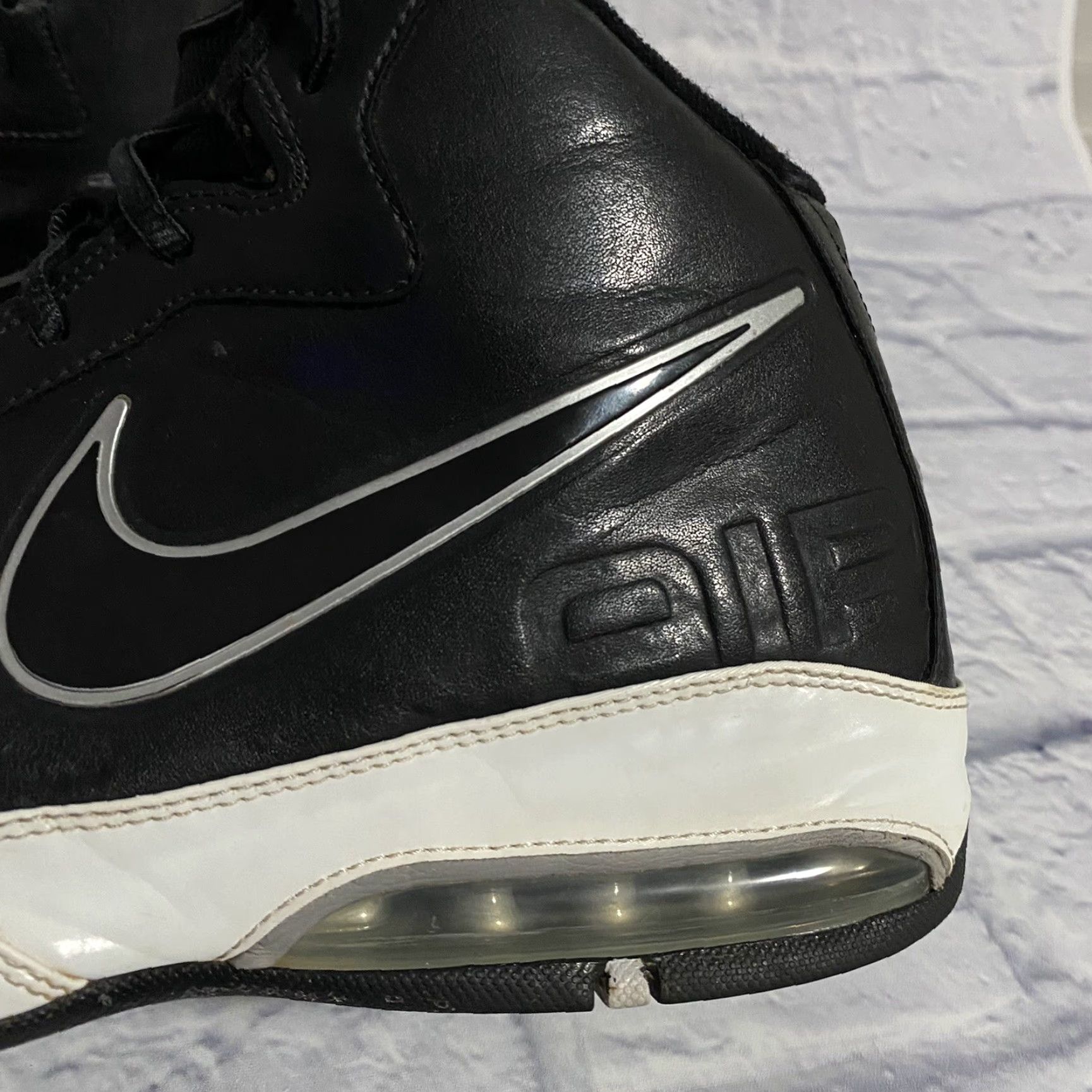 Nike Nike Air Max Turnaround Black / White Athletic Sneakers Men’s Size 12 386237-005 Sneakers Athletic Nike Men Classic Basketball Outdoor Sports 2010 Size US 11 / EU 44 - 4 Thumbnail
