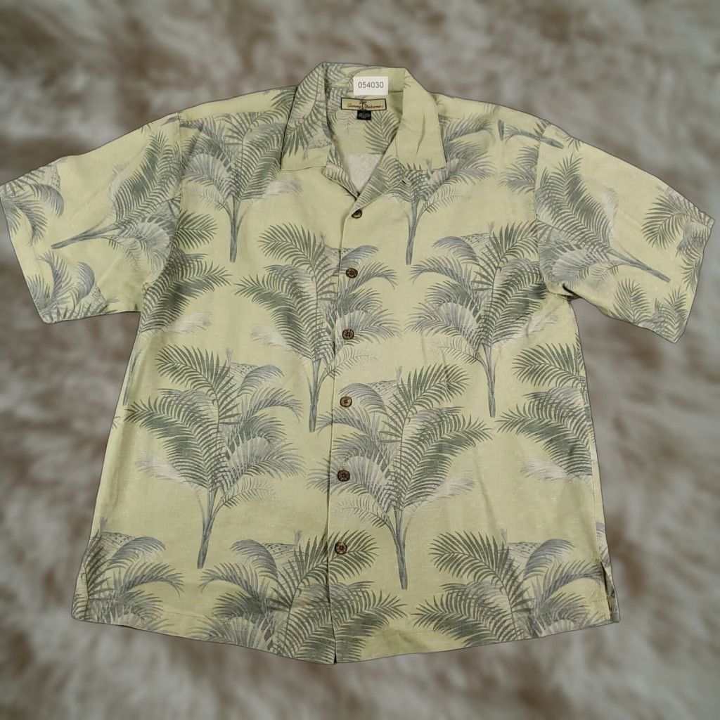 Tommy Bahama Tommy Bahama Shirt Mens Large Yellow Hawaiian Button-Up Short Sleeve Silk Floral Tropical 90s Beach Colorful Mens Size US L / EU 52-54 / 3 - 1 Thumbnail