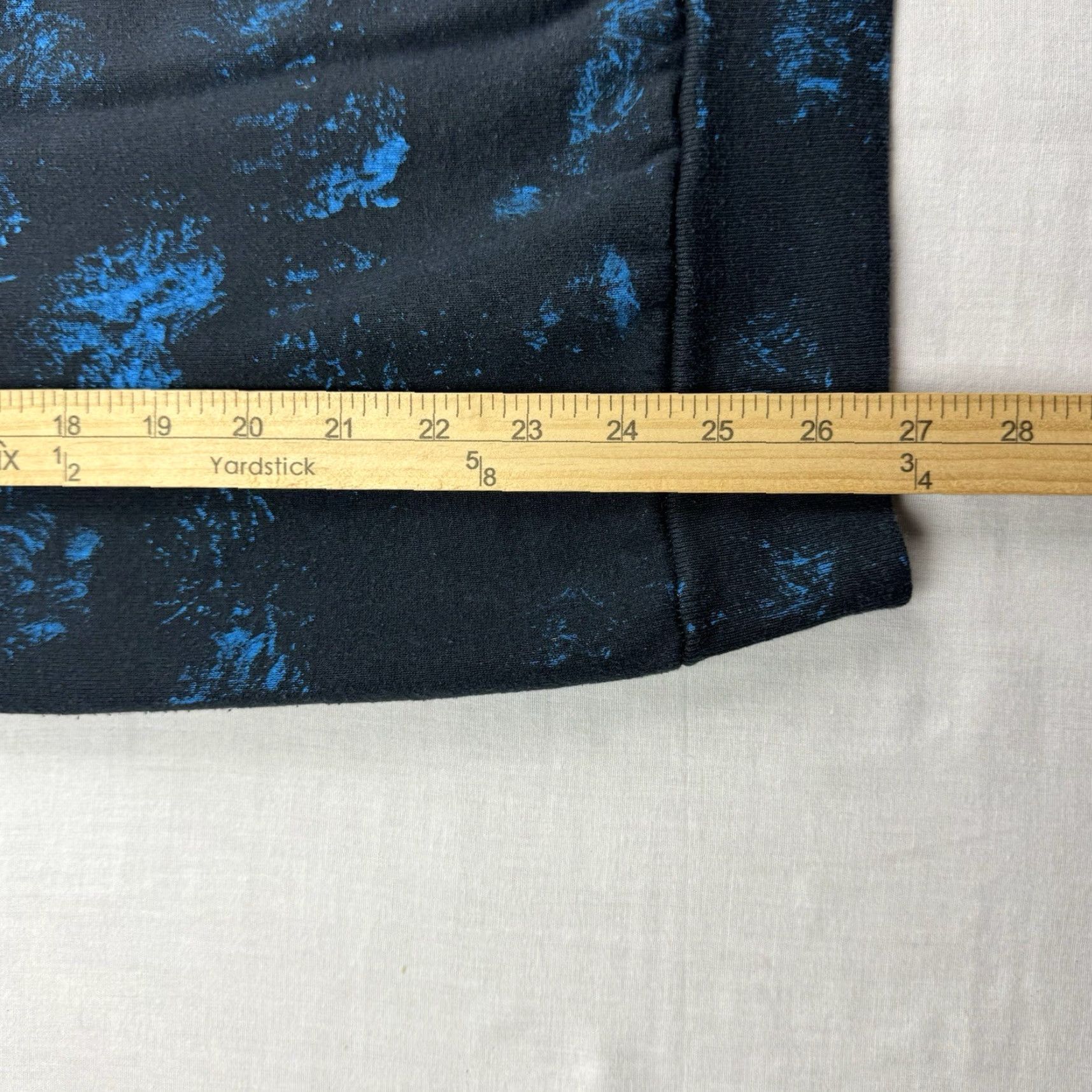Fruit Of The Loom VINTAGE Fruit of the Loom Sweatshirt Shirt Men L Black All Over Paint Splatter 90s Beach Graphic Print Pullover Mens Size US L / EU 52-54 / 3 - 6 Thumbnail