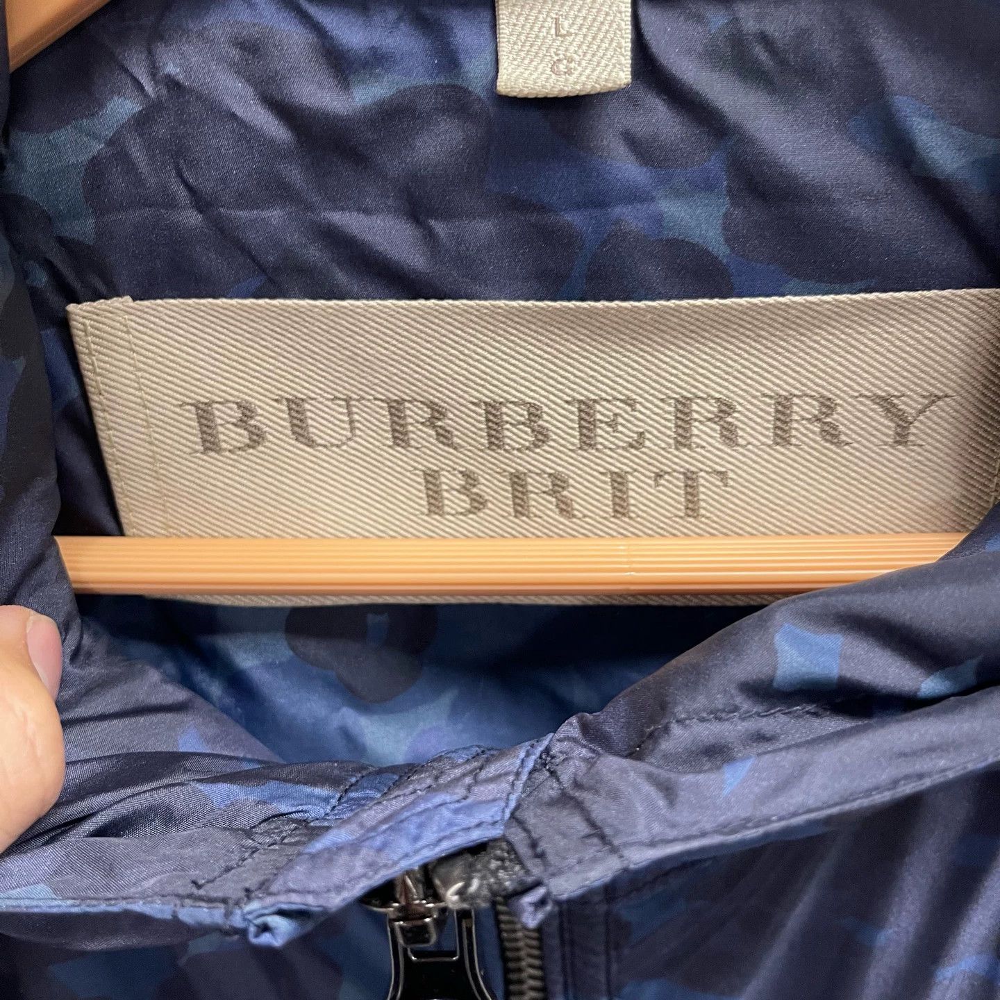 Burberry Burberry camo zip jacket L Size US M / EU 48-50 / 2 - 3 Thumbnail