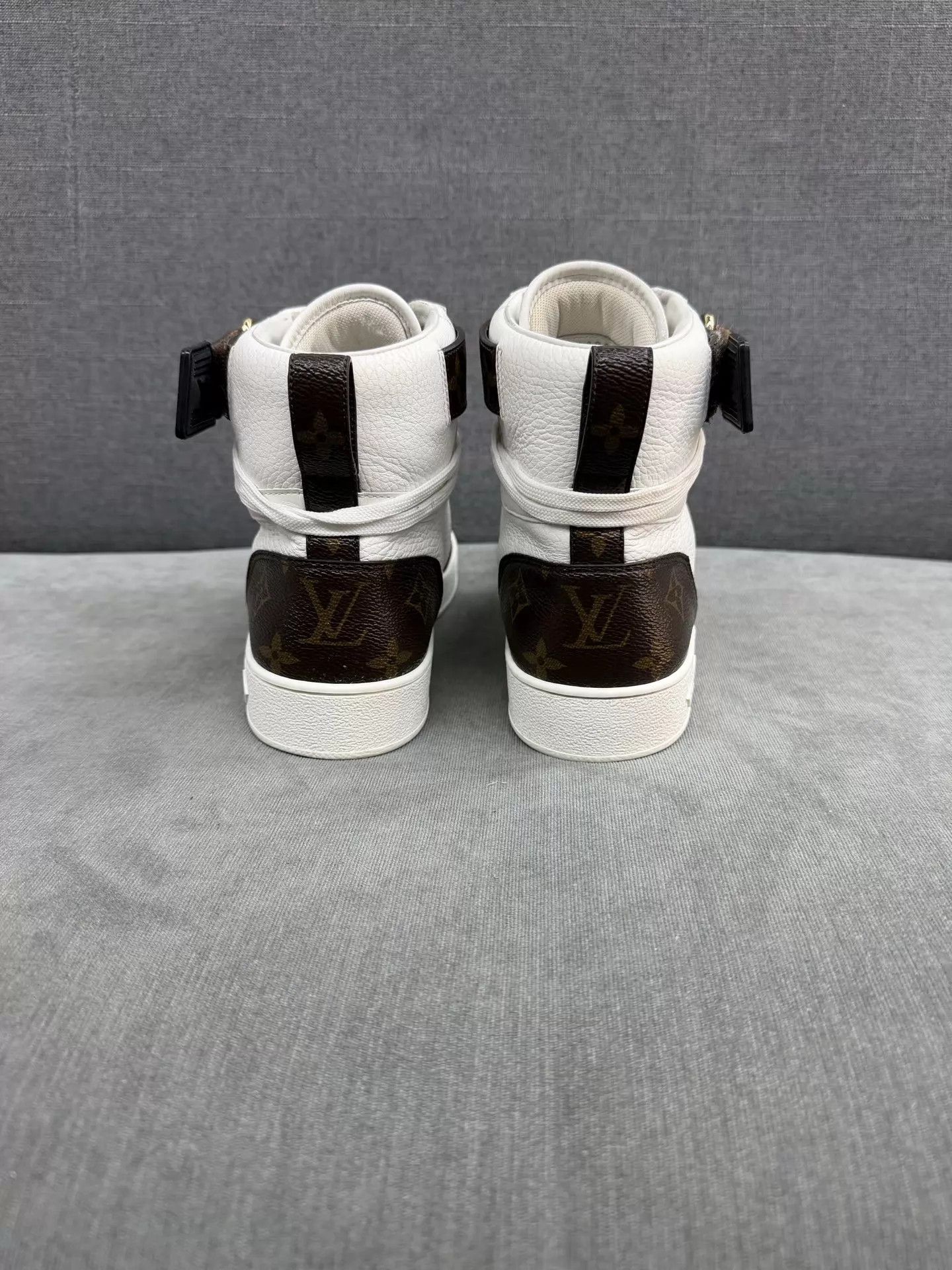 Louis Vuitton LV high-top sneaker white brown color-blocked 38.5 Size US 8 / IT 38 - 5 Thumbnail