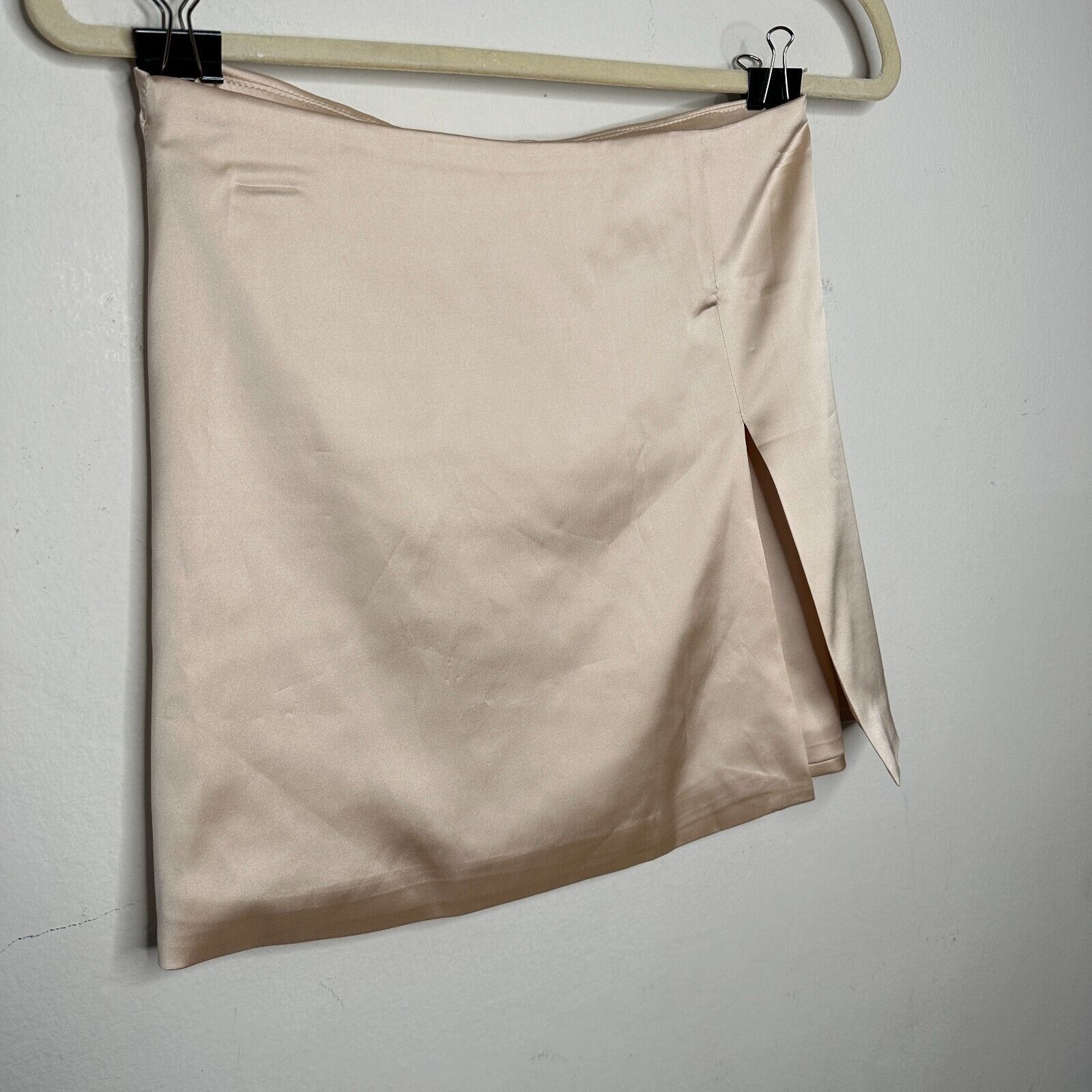 Other Silkhour Ayu Champagne Satin Skirt Kick Split Zip Back Mini Size 27" / US 4 / IT 40 - 3 Thumbnail
