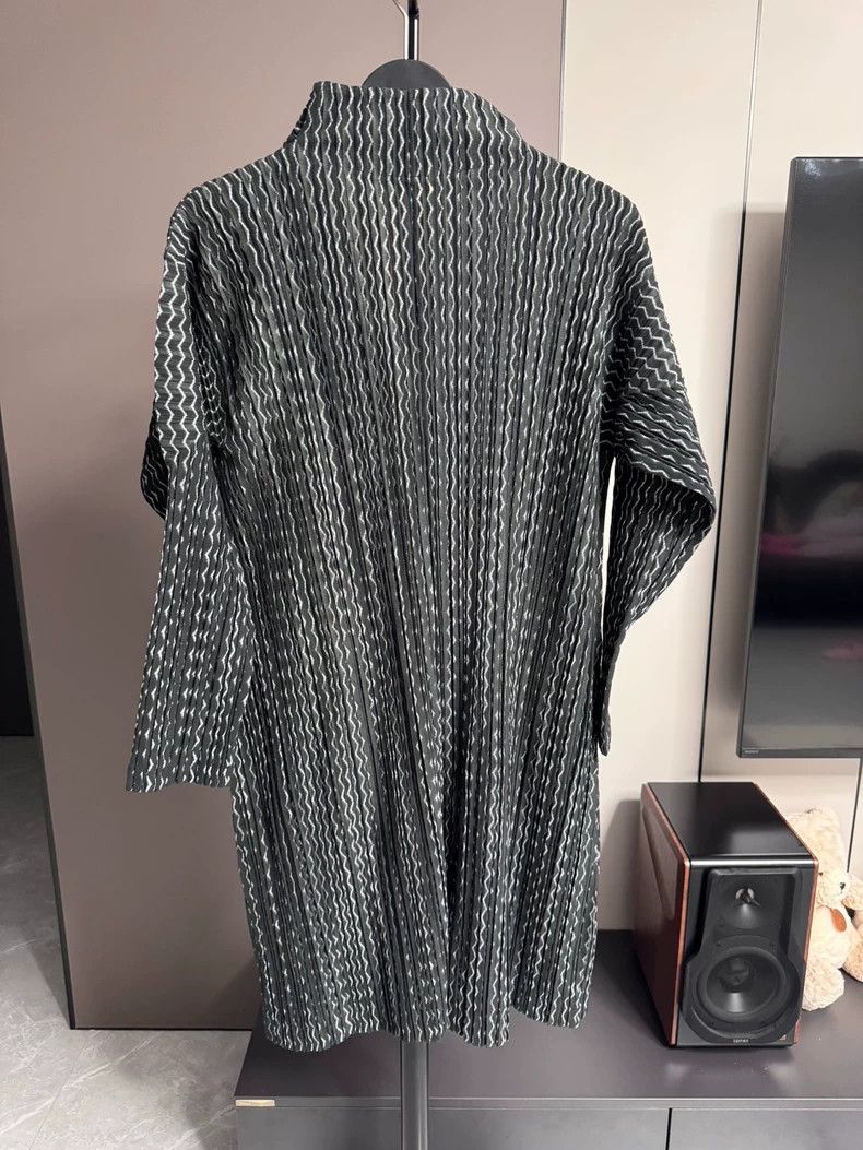 Issey Miyake Issey Miyake size:2 A black long cardigan coat Size S / US 4 / IT 40 - 3 Thumbnail