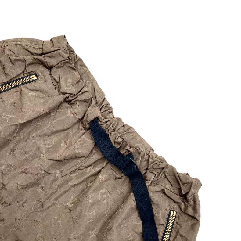 Louis Vuitton Louis Vuitton Mulberry silk brown presbyopic printed short Size US 34 / EU 50 - 3 Thumbnail