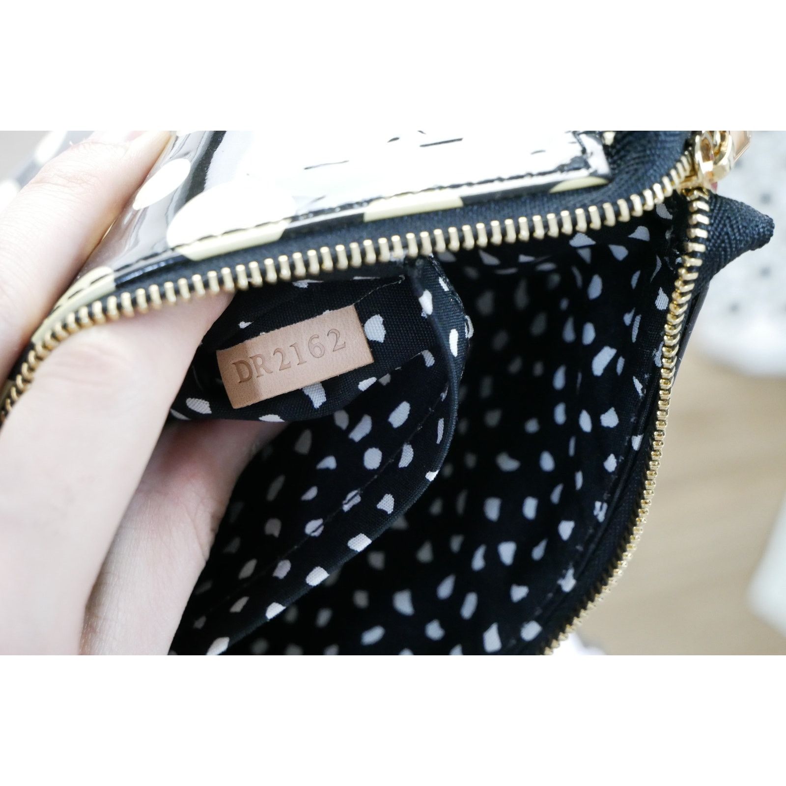 Louis Vuitton Louis Vuitton Vernis Yayoi Kusama Pochette Accessories Size ONE SIZE - 9 Thumbnail
