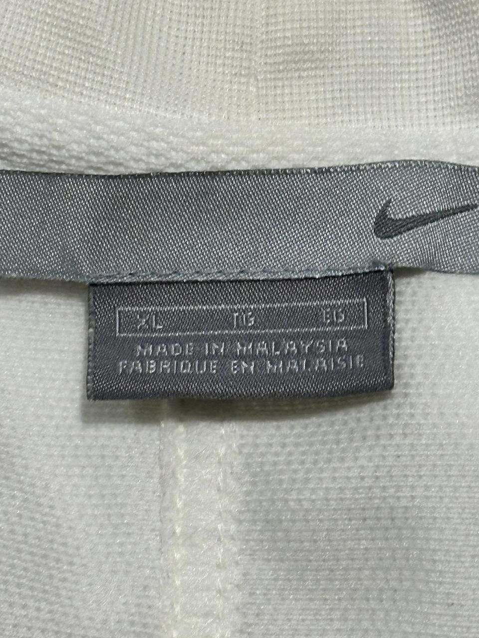 Nike Nike Embroidered Swoosh Logo Shirt Size US XL / EU 56 / 4 - 8 Thumbnail