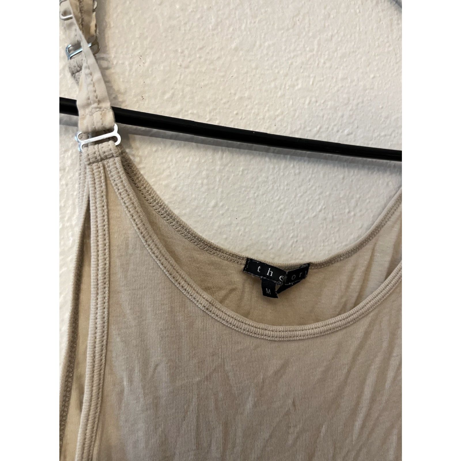 Theory VINTAGE Theory Women's Tank Top Size Medium Beige Viscose Crew Neck Summer Casual Size M / US 6-8 / IT 42-44 - 2 Thumbnail