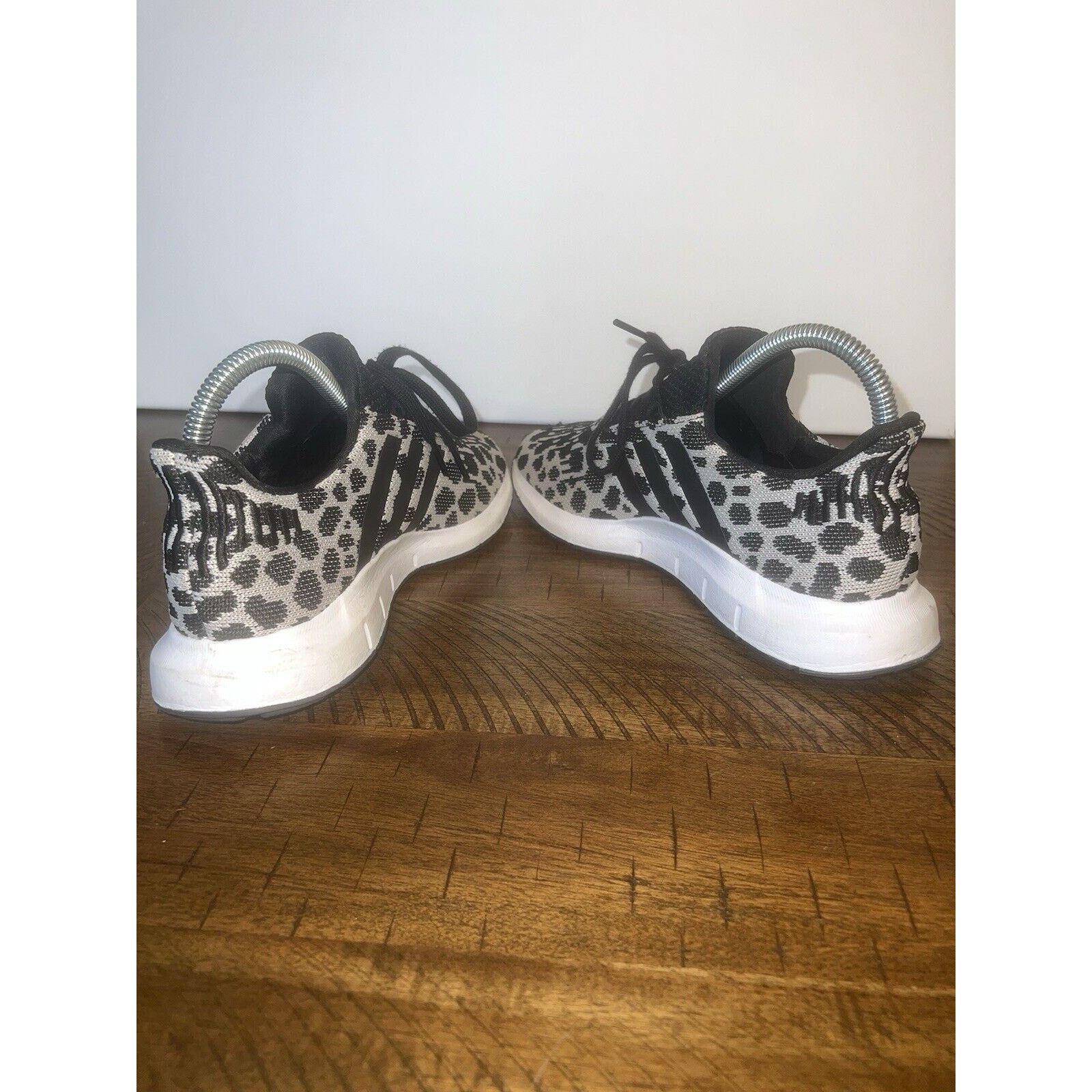 Adidas Adidas Swift Run Shoes Womens 6 Cheetah Print Sneakers Size US 6 / IT 36 - 6 Thumbnail