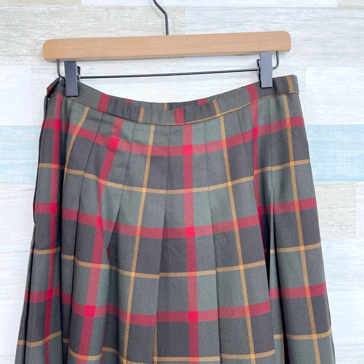 Pendleton Pendleton Vintage Wool Pleated Maxi Skirt Green Plaid USA 12 Size 34" / US 12 / IT 48 - 6 Thumbnail