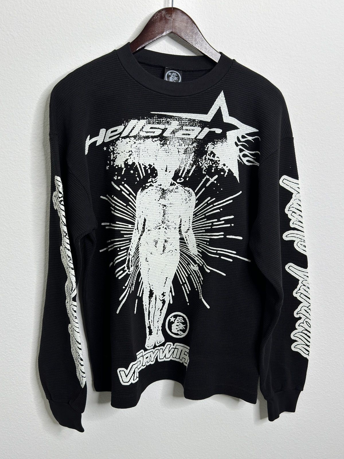 Hellstar Victory Thermal Black Long Sleeve | WHAT'S ON THE STAR?