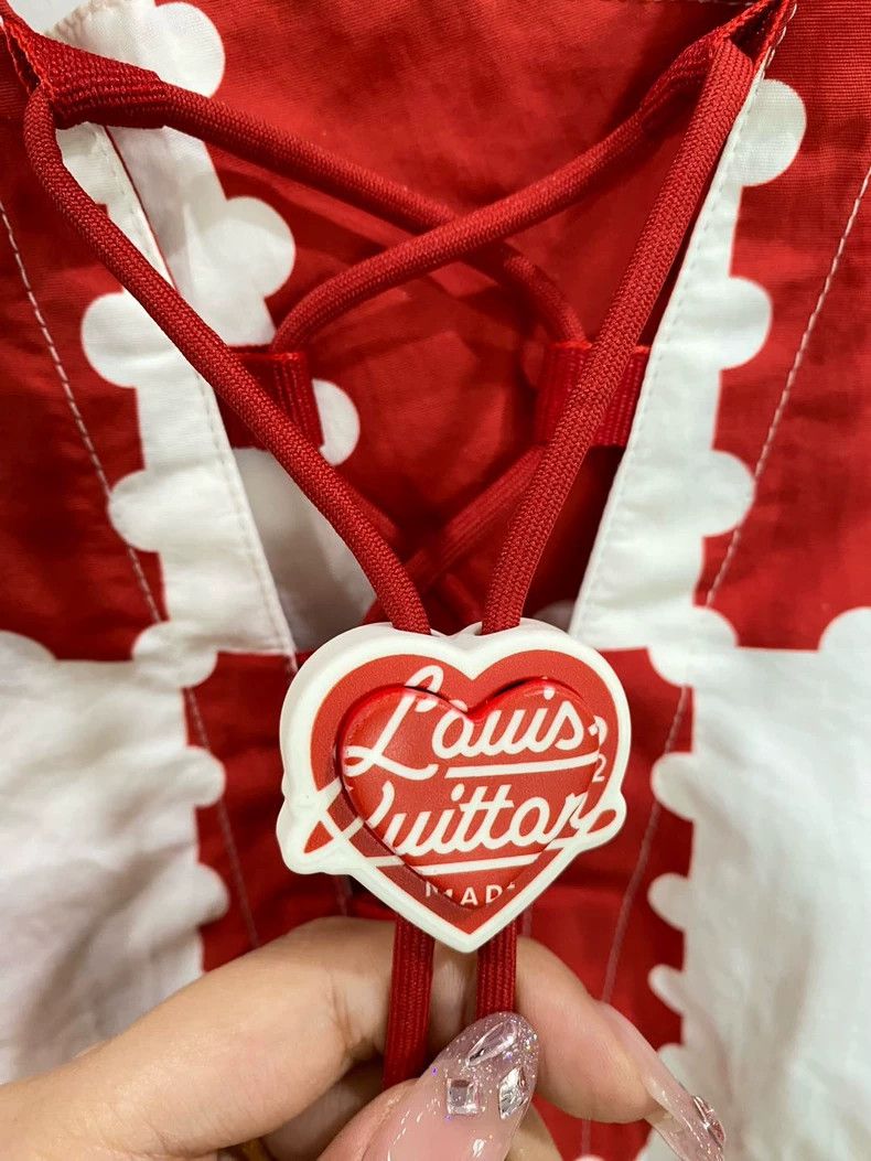 Louis Vuitton Louis Vuitton White and red checkerboard assault jacket Size US L / EU 52-54 / 3 - 7 Thumbnail