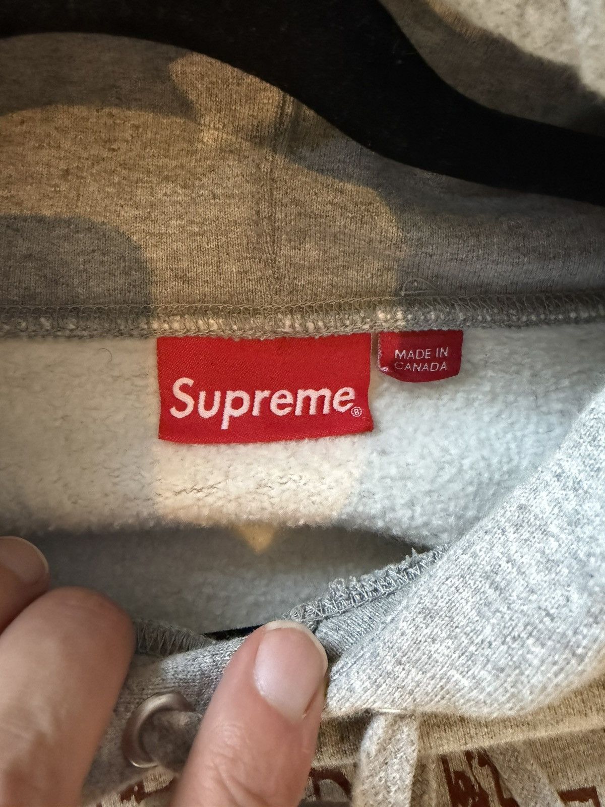 Supreme Supreme FW19 Week 2 Doves Hooded Sweatshirt Size US XL / EU 56 / 4 - 2 Thumbnail
