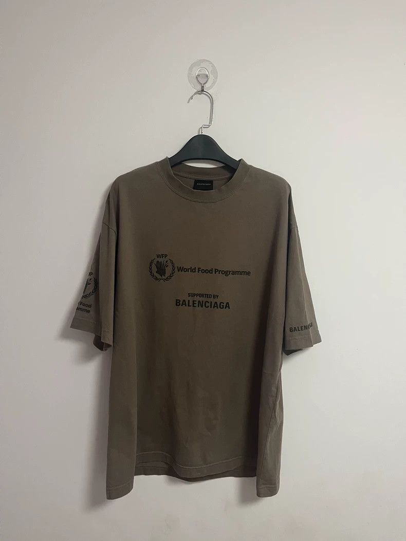 Balenciaga Balenciaga Logo letter khaki short sleeve T-shirt Size US M / EU 48-50 / 2 - 1 Thumbnail