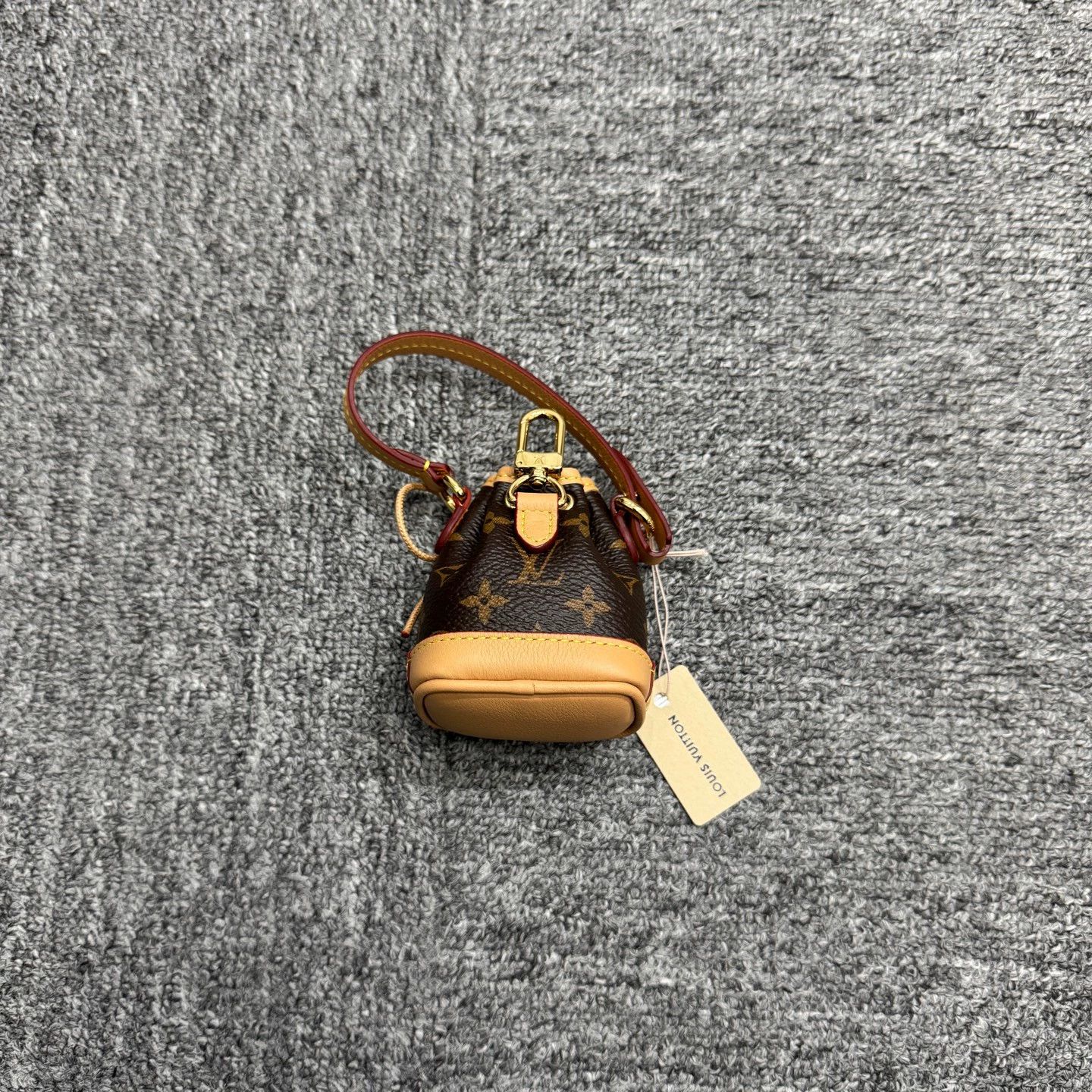 Louis Vuitton LV Bucket Bag Keychain New with Tags Size ONE SIZE - 4 Thumbnail