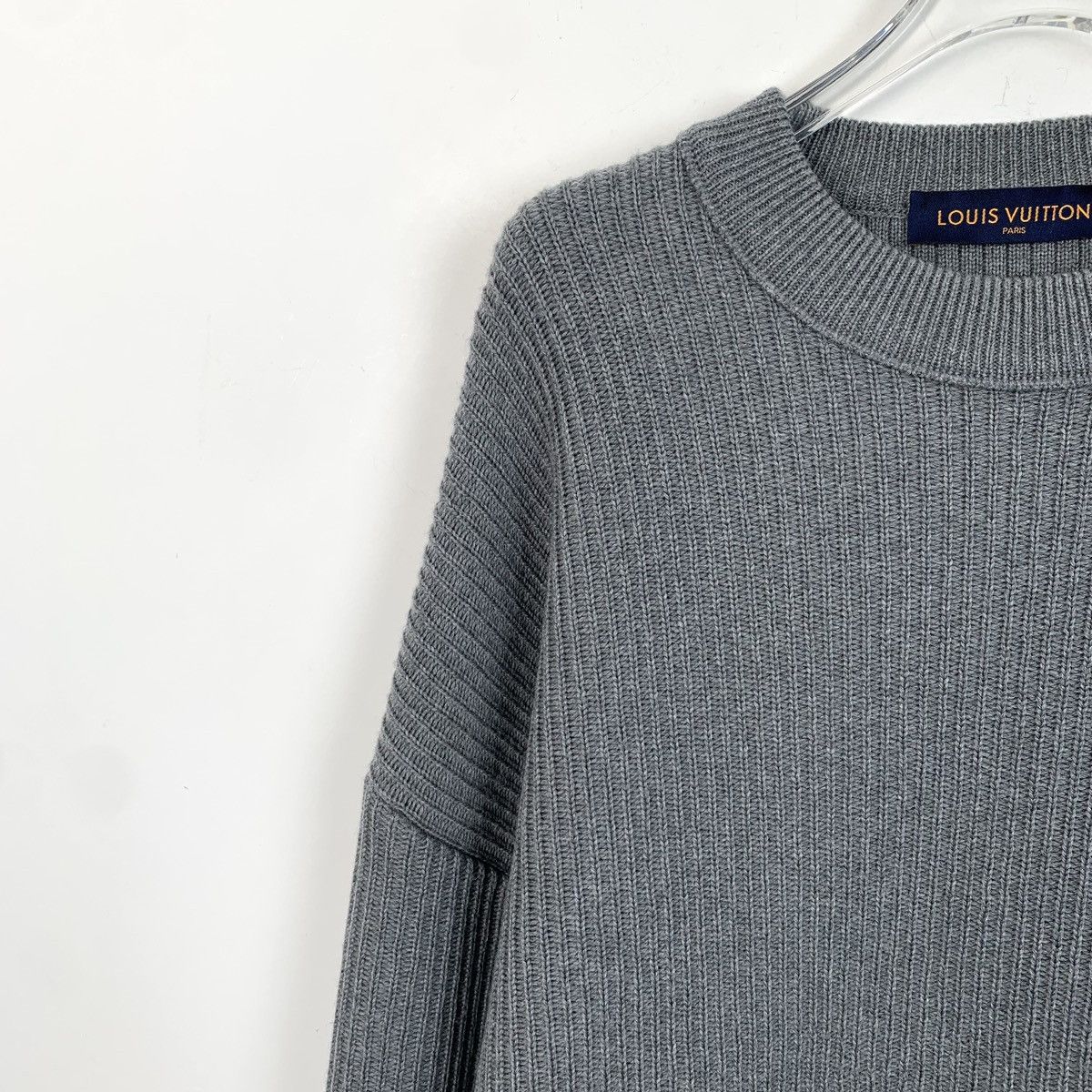 Louis Vuitton Louis Vuitton Lv Gray Monogrammed Appliquéd Wool Sweater Size US L / EU 52-54 / 3 - 3 Thumbnail