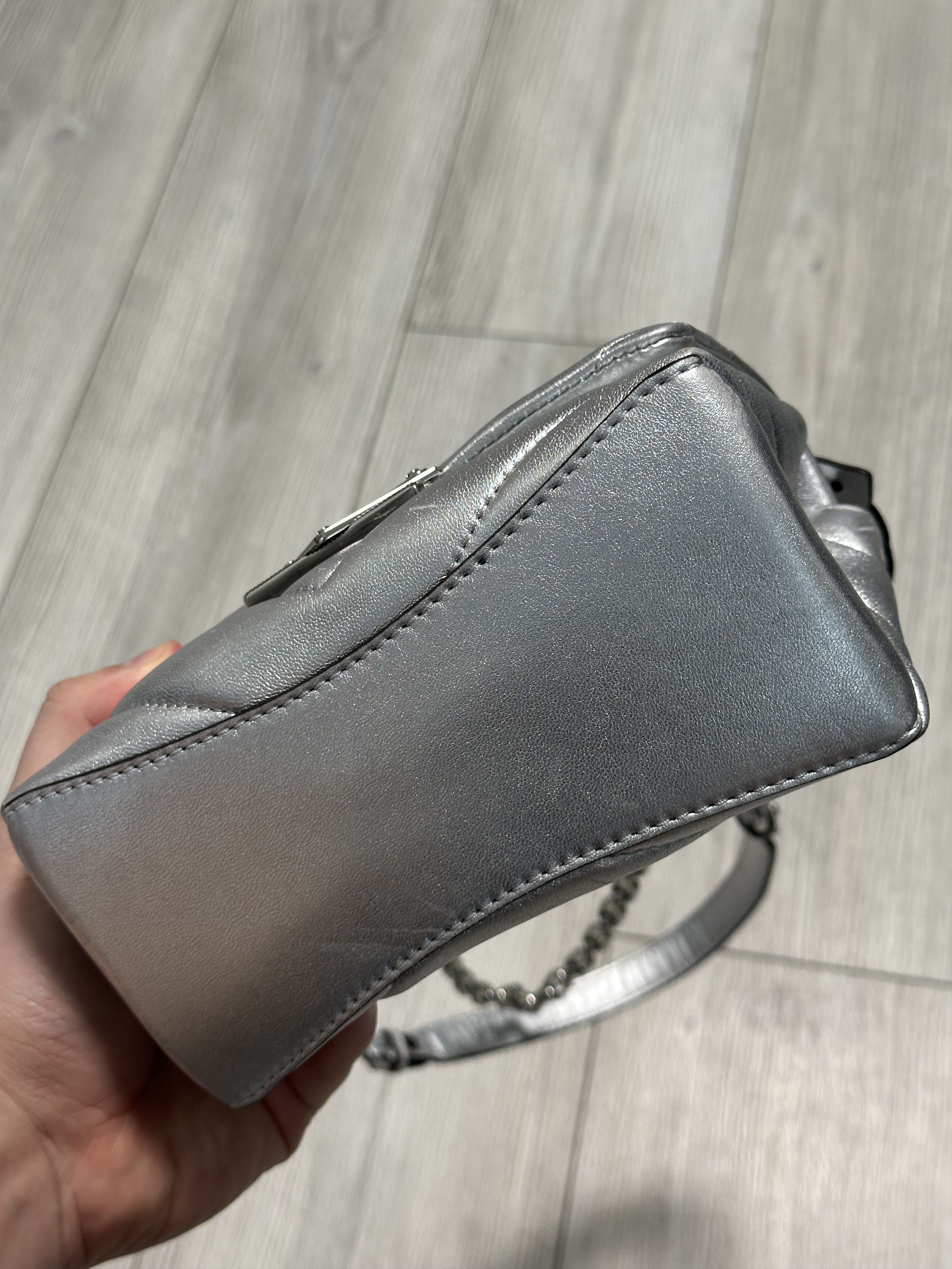 Michael Kors Michael Kors Small Leather Crossbody Bag Silver Handbag Bag Size ONE SIZE - 11 Thumbnail