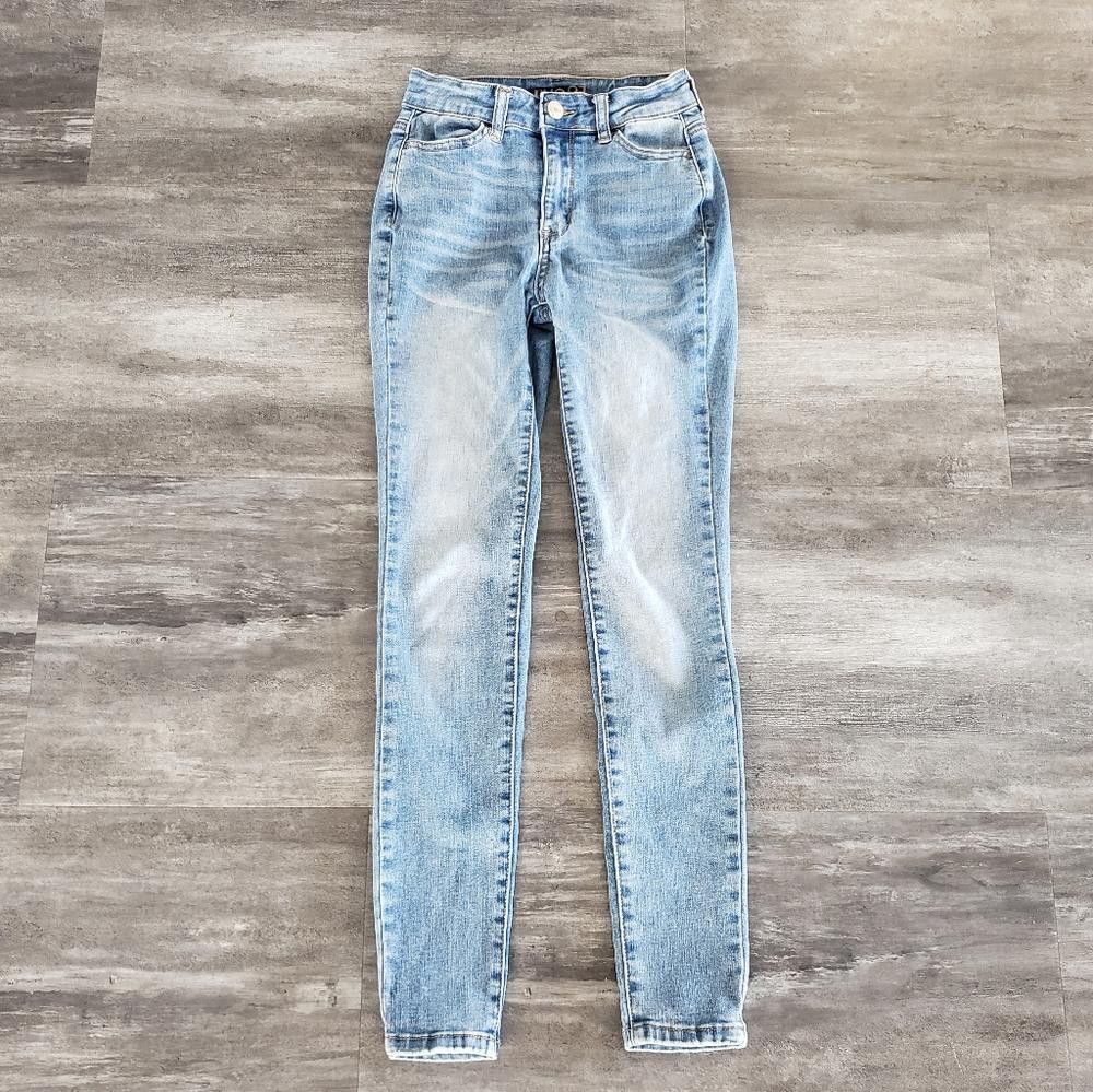rue21 Light Denim High Waisted Rue21 Skinny Jean Size 25" / US 0 / IT 36 - 1 Thumbnail