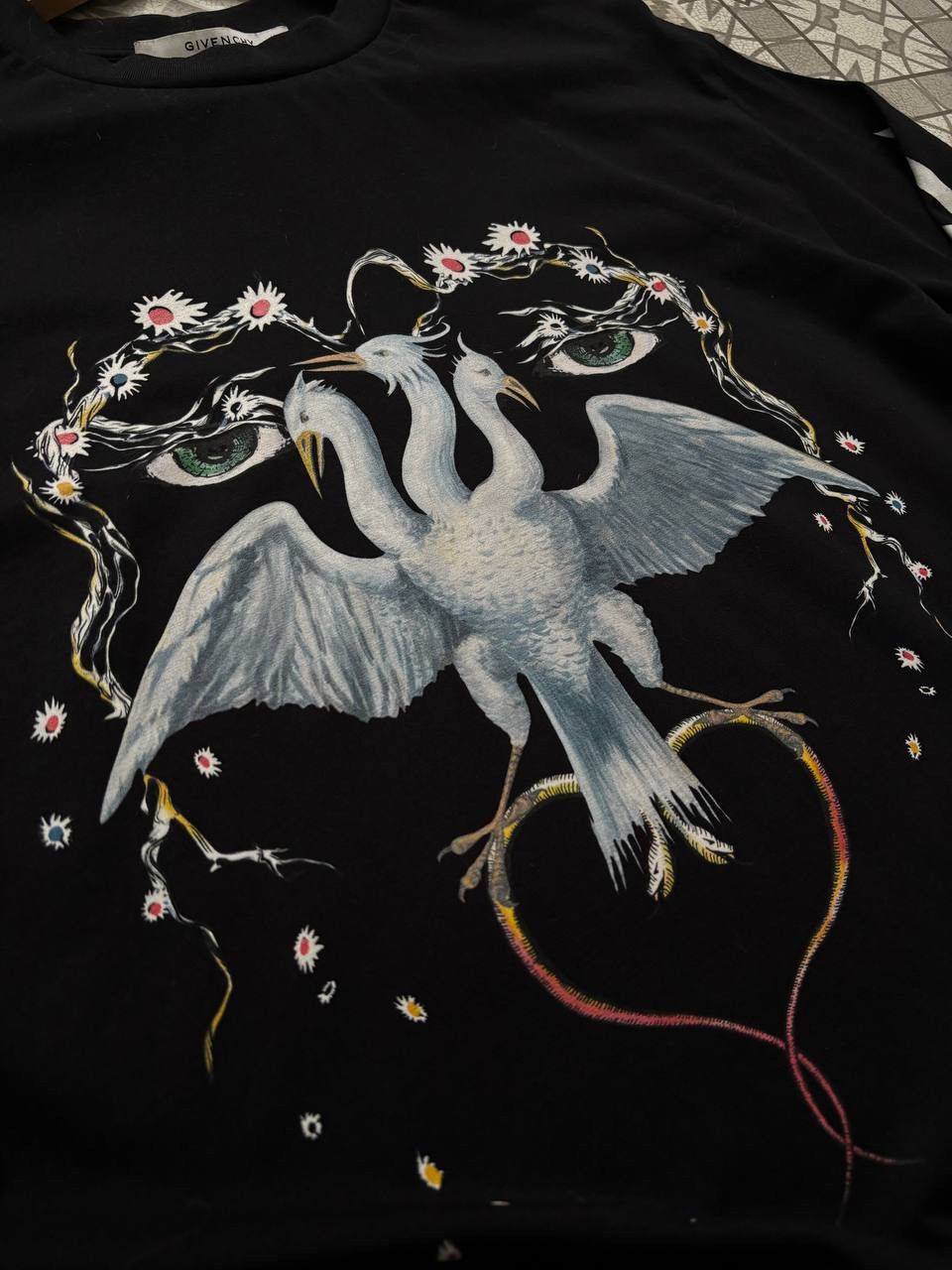 Givenchy Givenchy men’s long sleeve big logo Graphic Swan RRP~550$ Size US S / EU 44-46 / 1 - 4 Thumbnail
