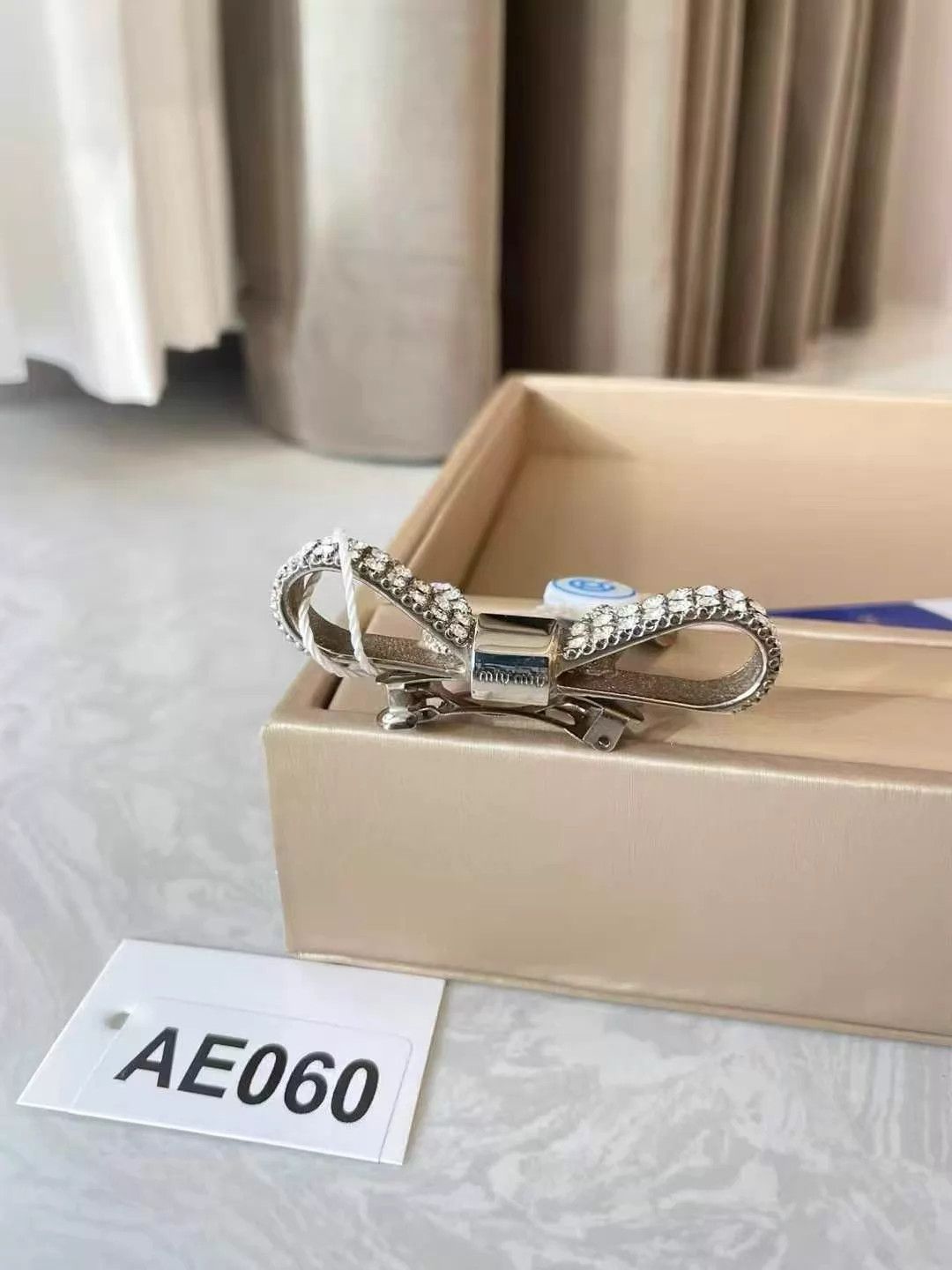 Miu Miu MIU MIU Crystal Hair Clip 6x4cm Excellent For Sale AE060 Size ONE SIZE - 8 Thumbnail
