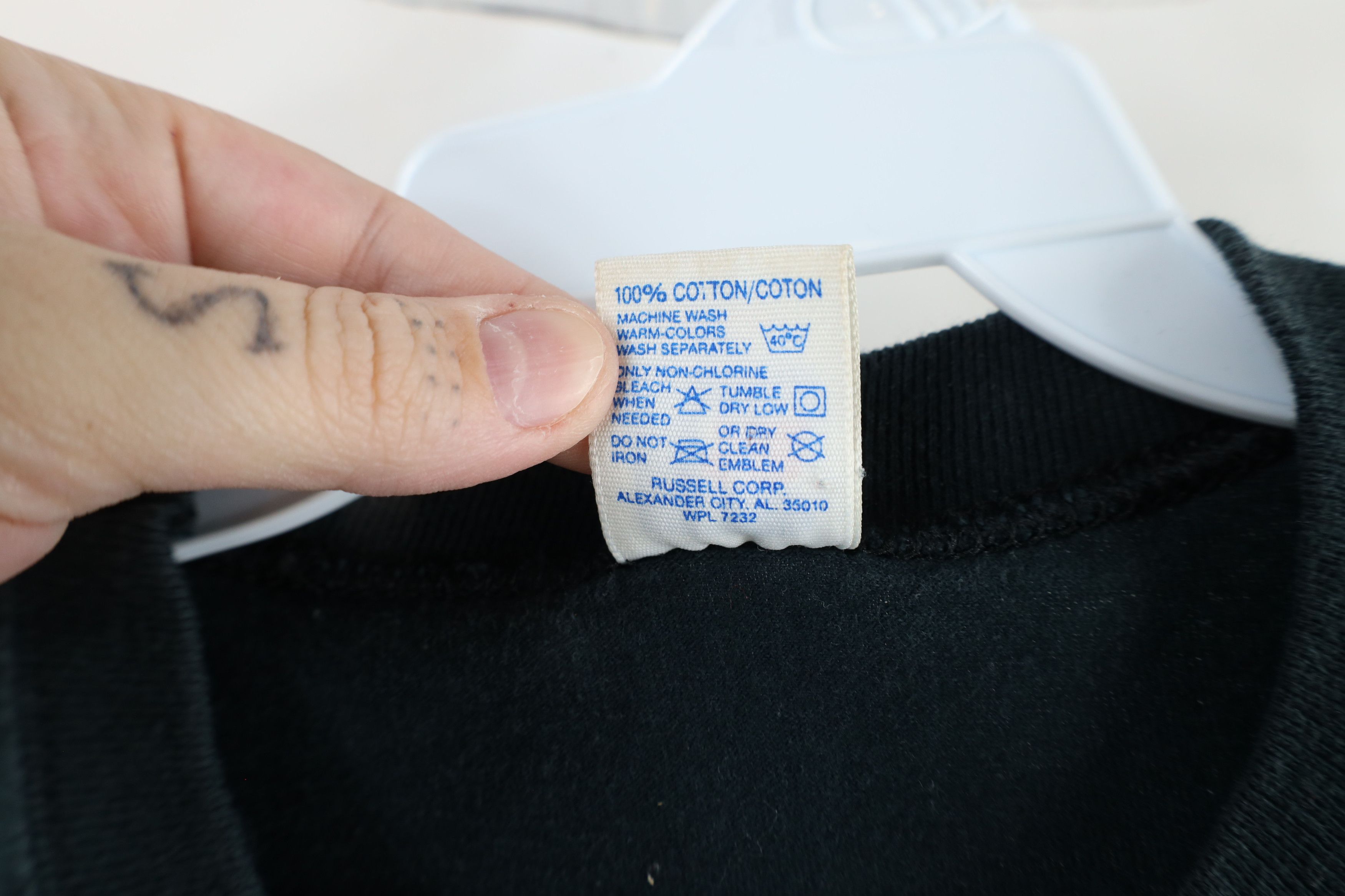 Russell Athletic × Vintage Vintage 90s Russell Athletic Short Sleeve T-Shirt Black USA Size US L / EU 52-54 / 3 - 8 Thumbnail