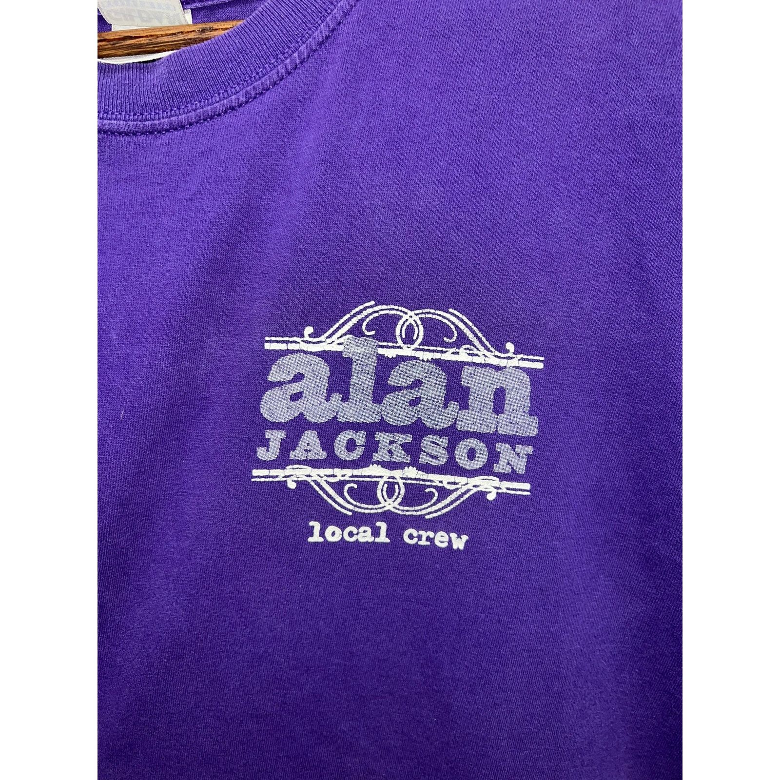 Gildan Vintage Alan Jackson Shirt Local Crew Tour Concert Tee XL Size US XL / EU 56 / 4 - 2 Thumbnail