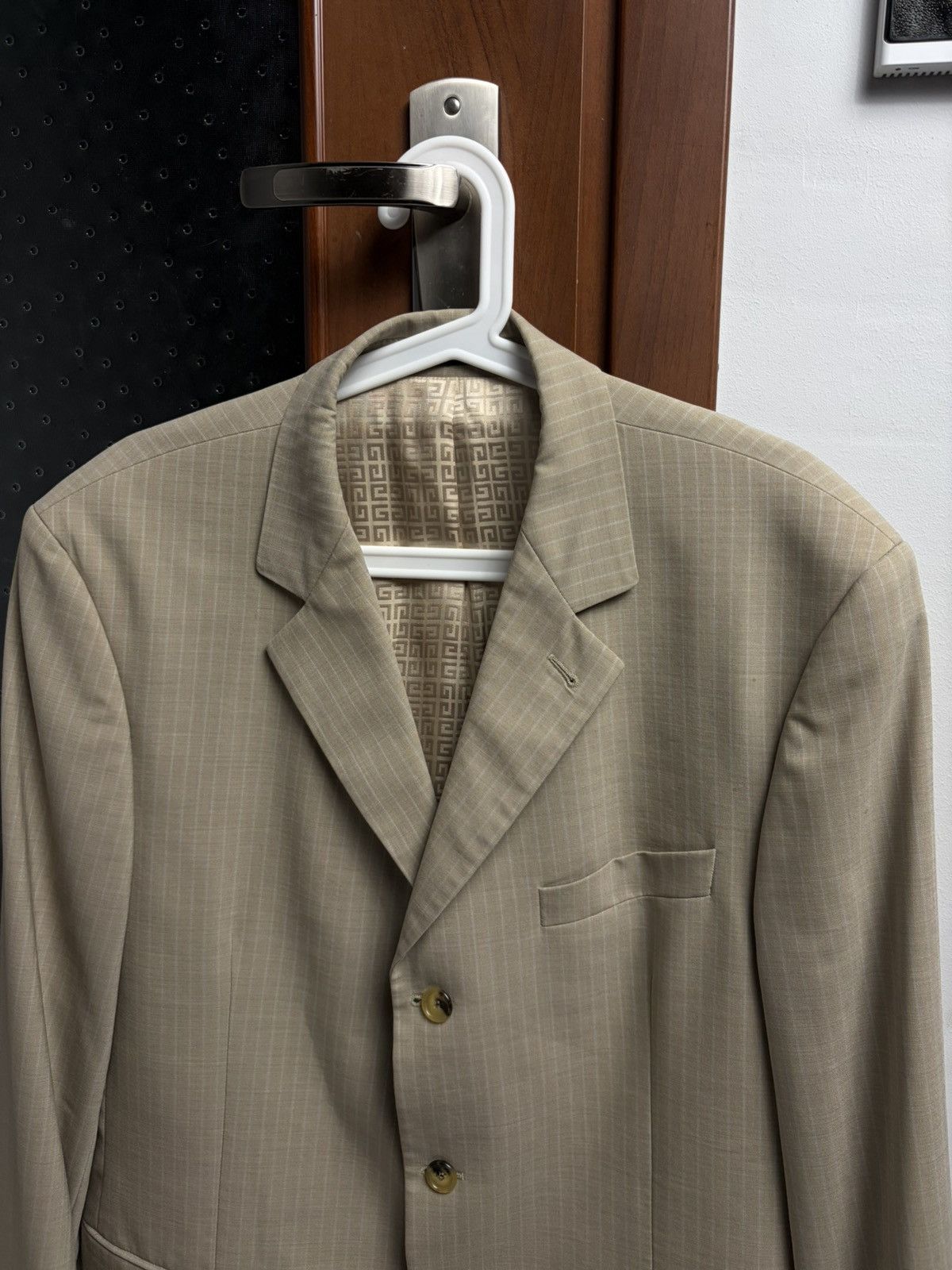 Givenchy Givenchy Vintage Authentic Beige Pinstripe Wool Blazer Size 42R - 5 Thumbnail