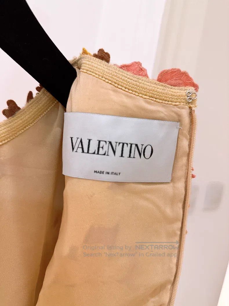 Valentino Valentino Heavy work lace flower embroidered dress Size M / US 6-8 / IT 42-44 - 7 Thumbnail