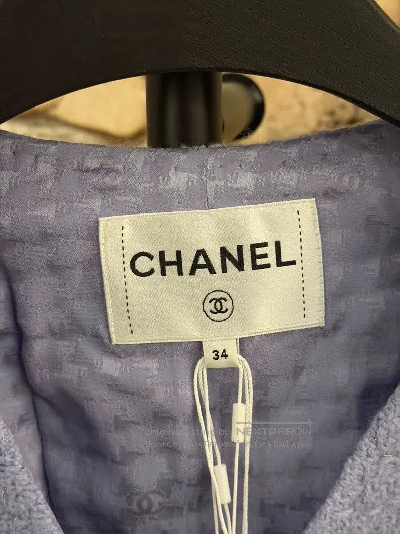 Chanel Chanel 24A purple double pocket V-neck tweed jacket Size XXS / US 00 / IT 34 - 4 Thumbnail