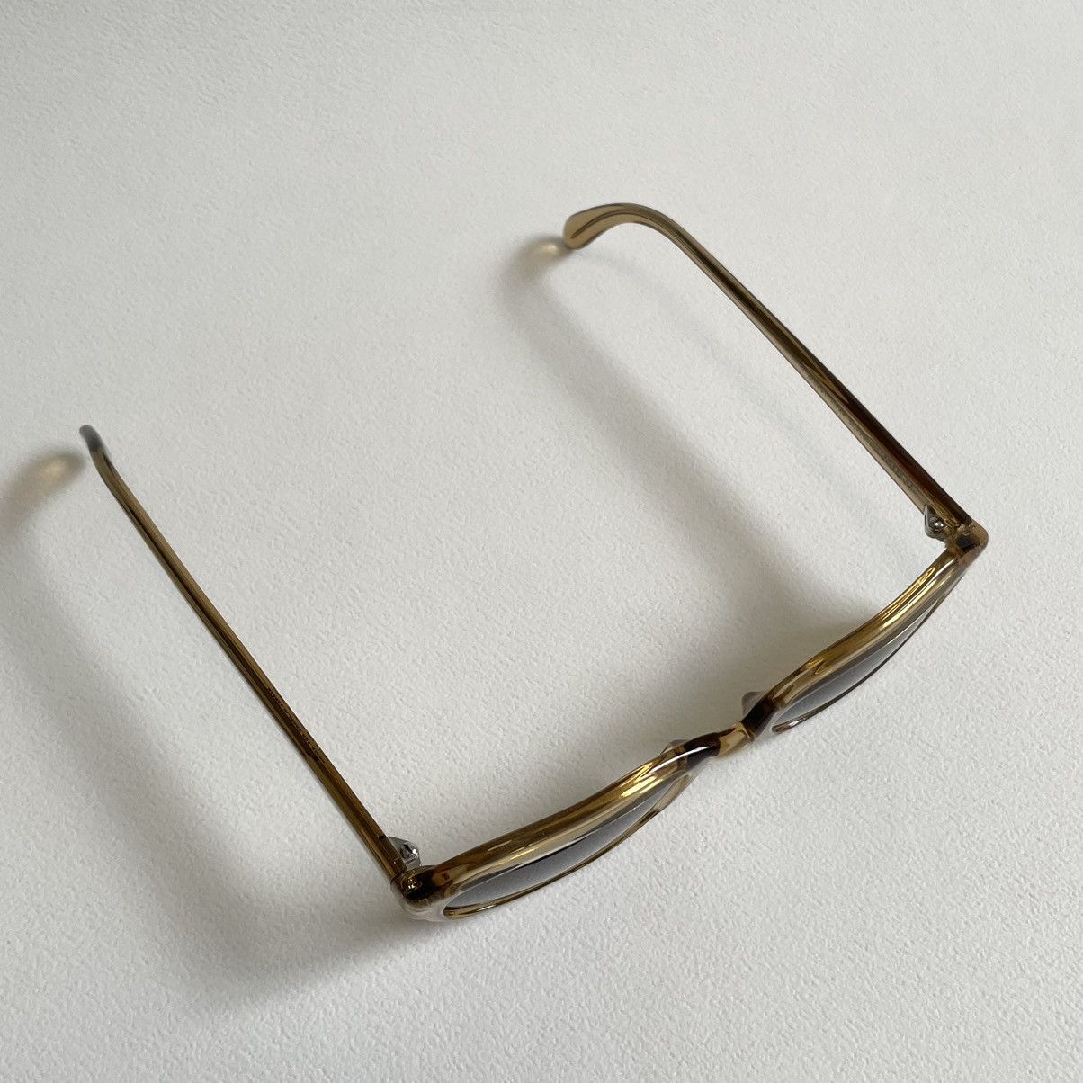 Cutler and Gross Translucent Honey Frame Vintage Sunglasses Size ONE SIZE - 4 Thumbnail