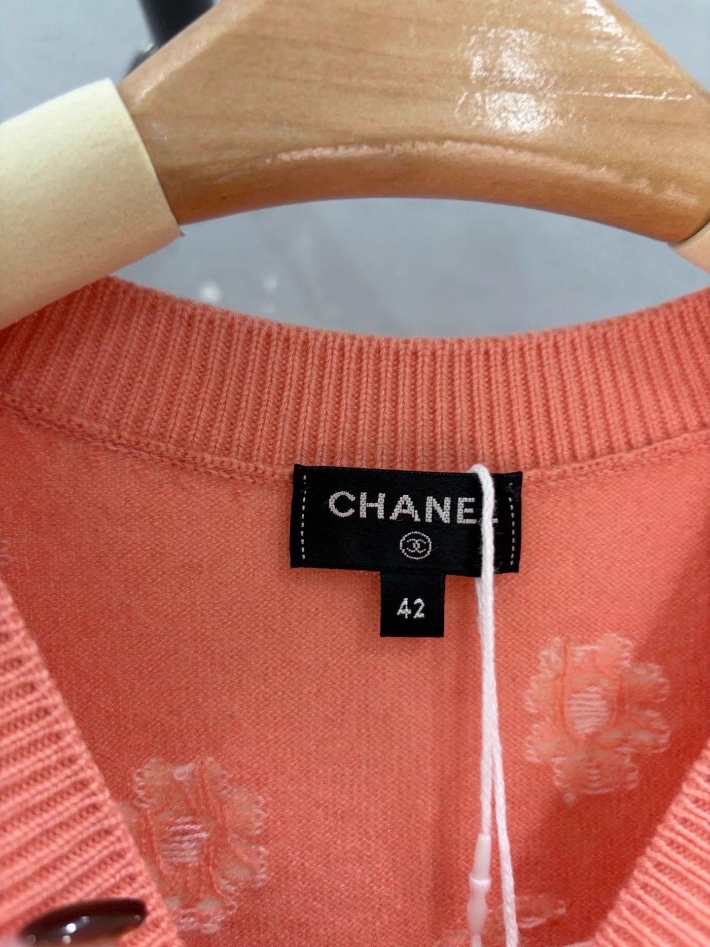 Chanel Chanel tangerine pink floral cashmere knit deadstock 42 Size M / US 6-8 / IT 42-44 - 4 Thumbnail