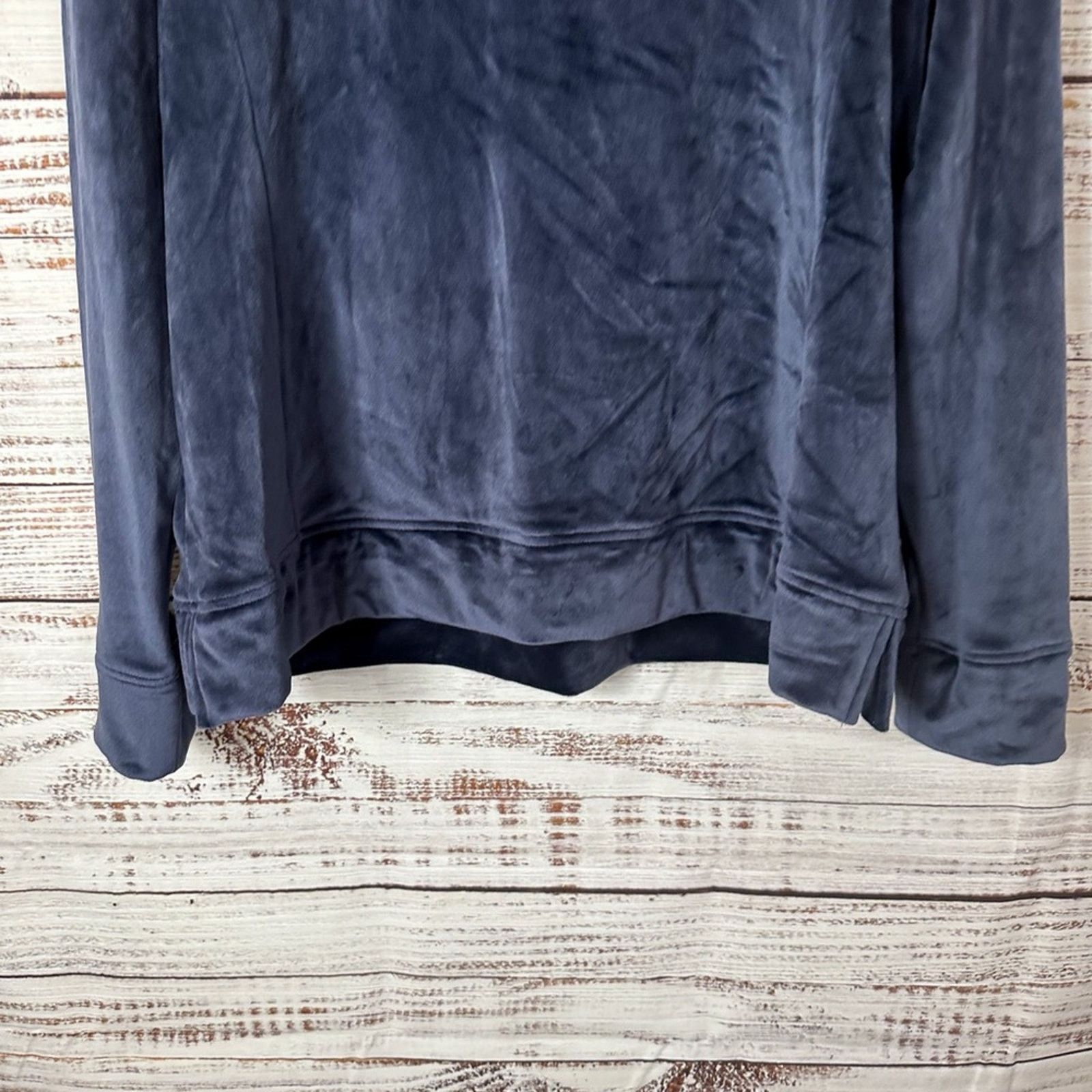 Croft & Barrow Croft & Barrow Gray Velour Top, NWOT, Size Medium Size M / US 6-8 / IT 42-44 - 10 Thumbnail
