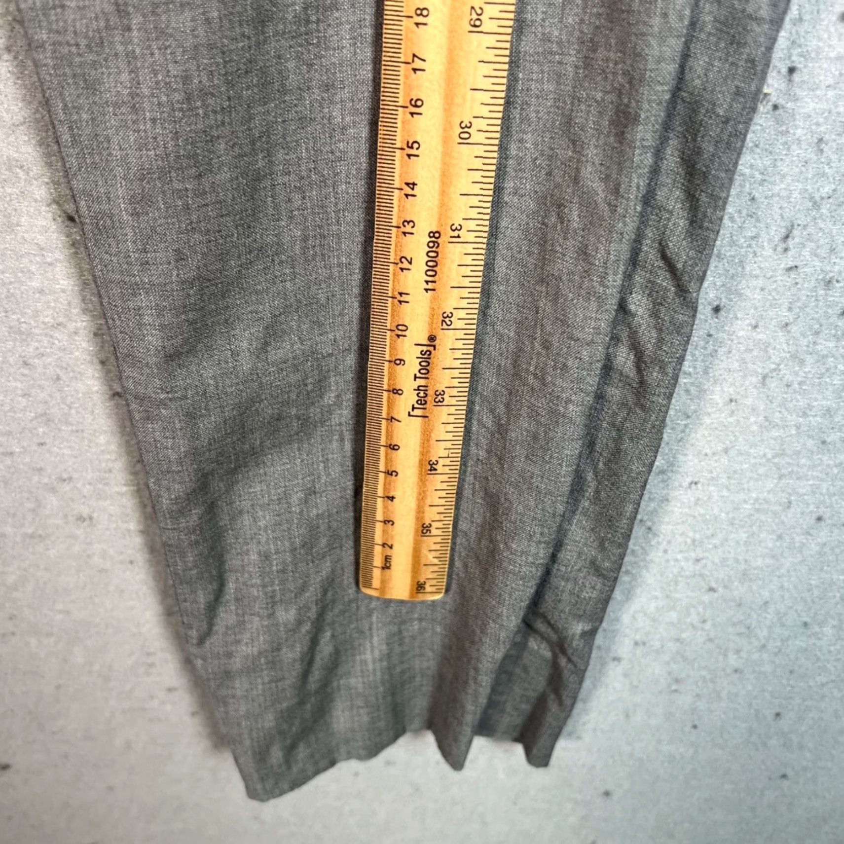 Vintage Hugo Boss Mens Dress Pants Gray Virgin Wool Tapered Leg 32 Inseam 31 Flat Front Zip Regular Mens Pants Size US 32 / EU 48 - 7 Thumbnail