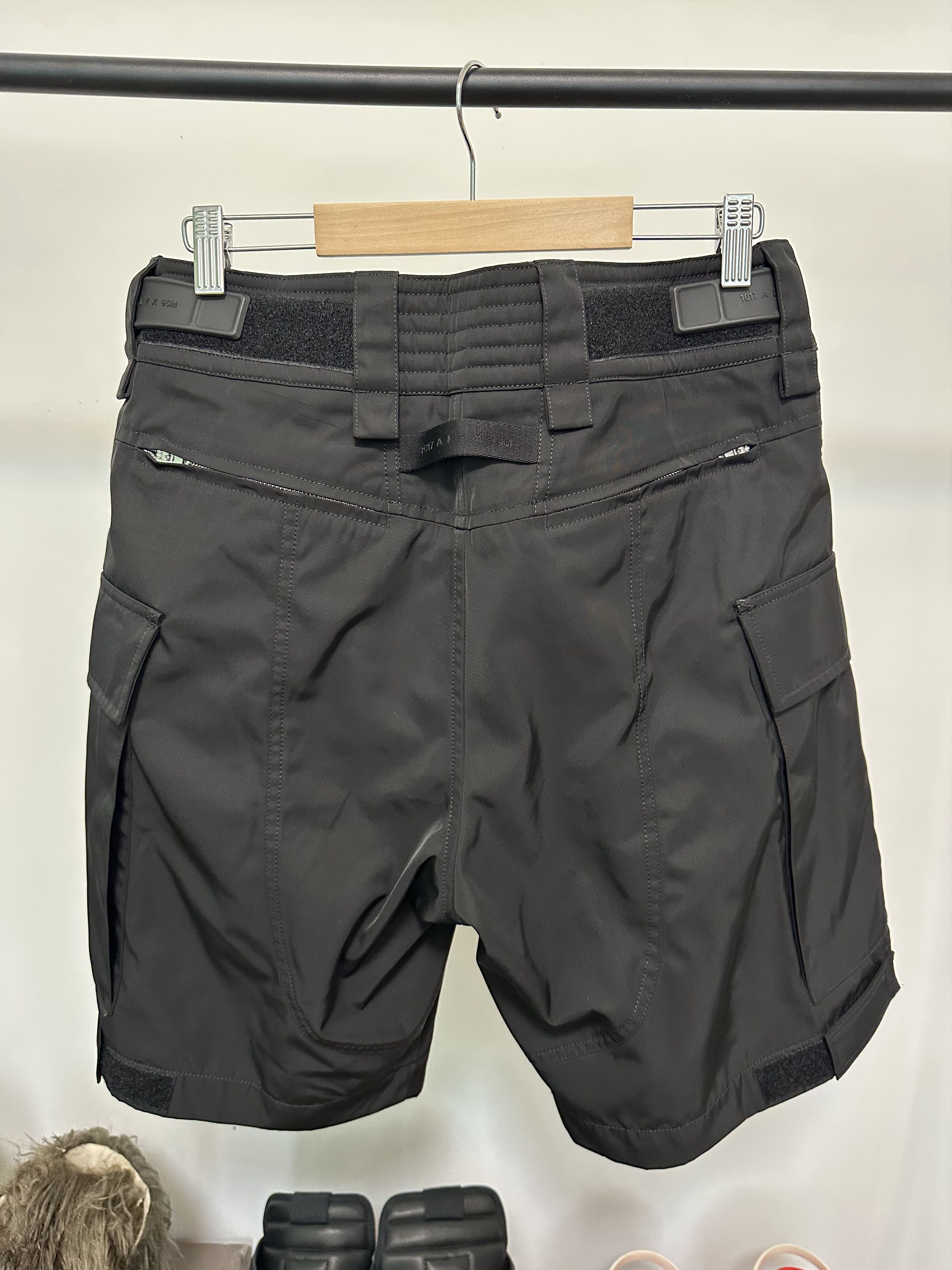 1017 ALYX 9SM 1017 Alyx 9SM Tactical Cargo Shorts in Black, Size 50 Size US 34 / EU 50 - 2 Thumbnail