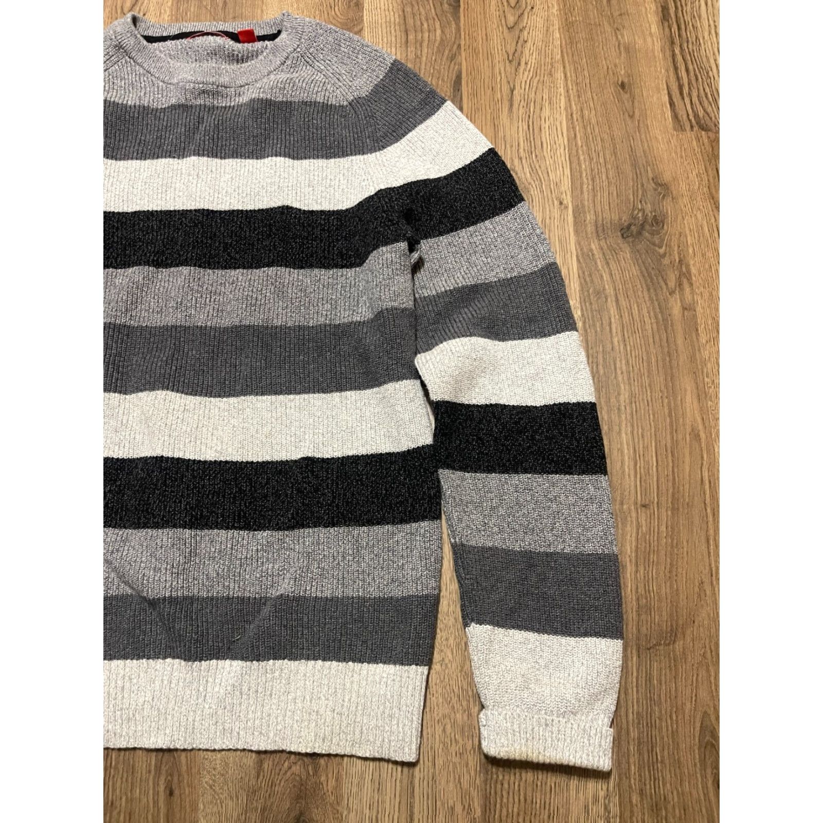 Izod IZOD Sweater Women's Size Medium Gray Black Striped Pullover Knit Size M / US 6-8 / IT 42-44 - 4 Thumbnail