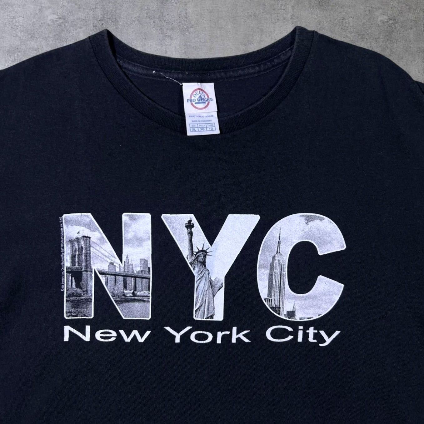 Delta Delta NYC Souvenir Graphic Black T-Shirt XL L Men Vintage 00s NYC Size US L / EU 52-54 / 3 - 4 Thumbnail