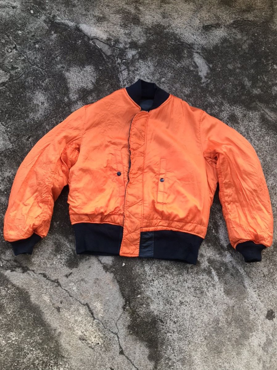 Avirex × Vintage Avirex MA1 Bomber Jacket Reversible made in USA sun faded Size US M / EU 48-50 / 2 - 3 Thumbnail