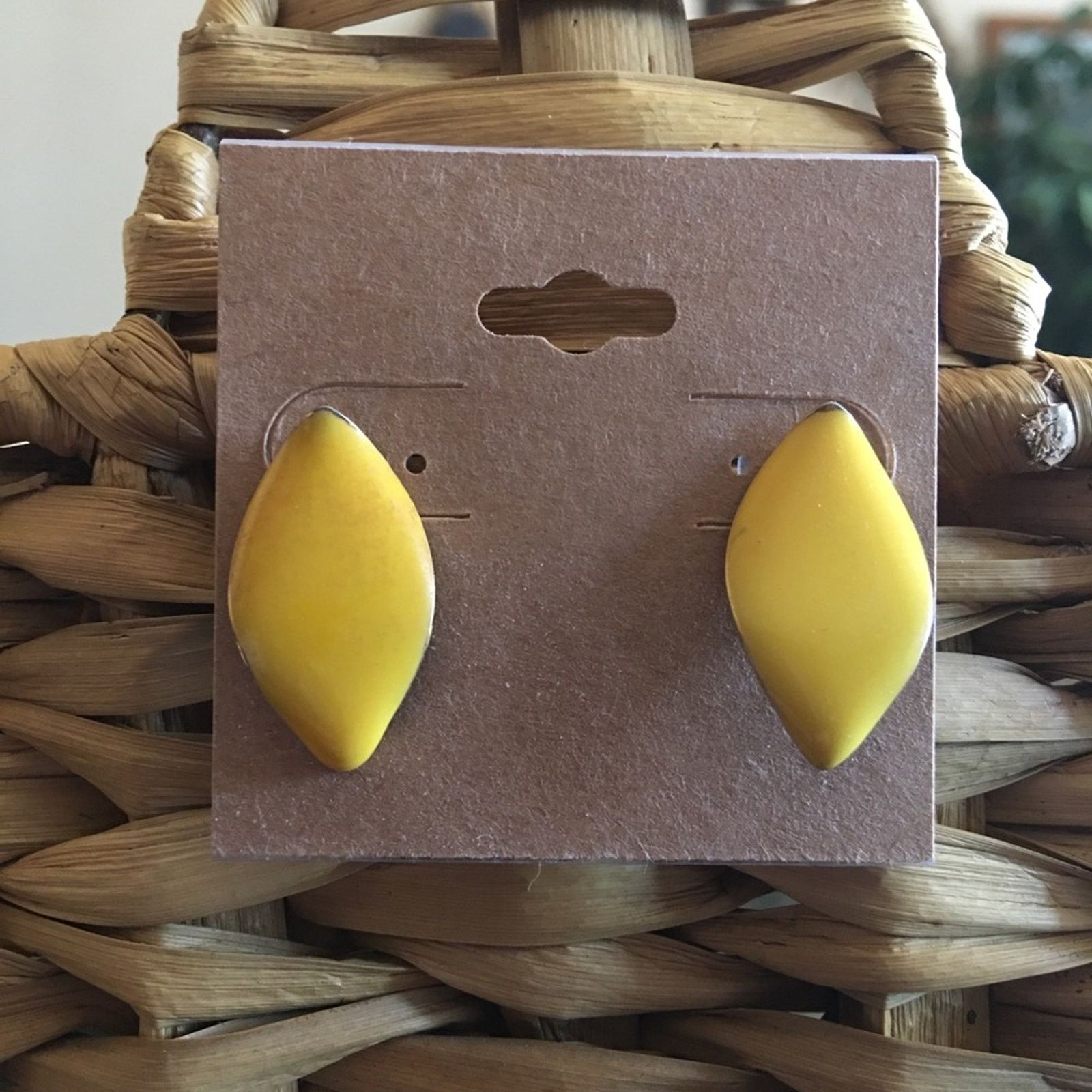 Vintage Vintage 80s mustard enamel pierced earrings Size ONE SIZE - 1 Thumbnail