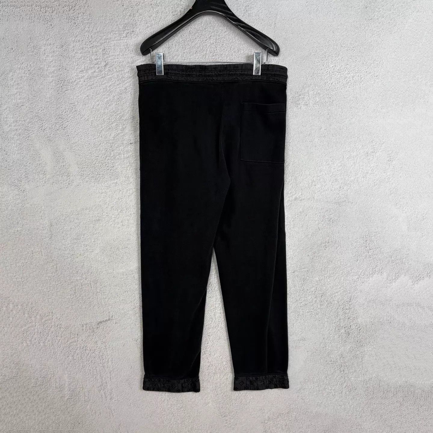 Louis Vuitton Black Drawstring Sweatpants Size 30 Size US 30 / EU 46 - 2 Thumbnail