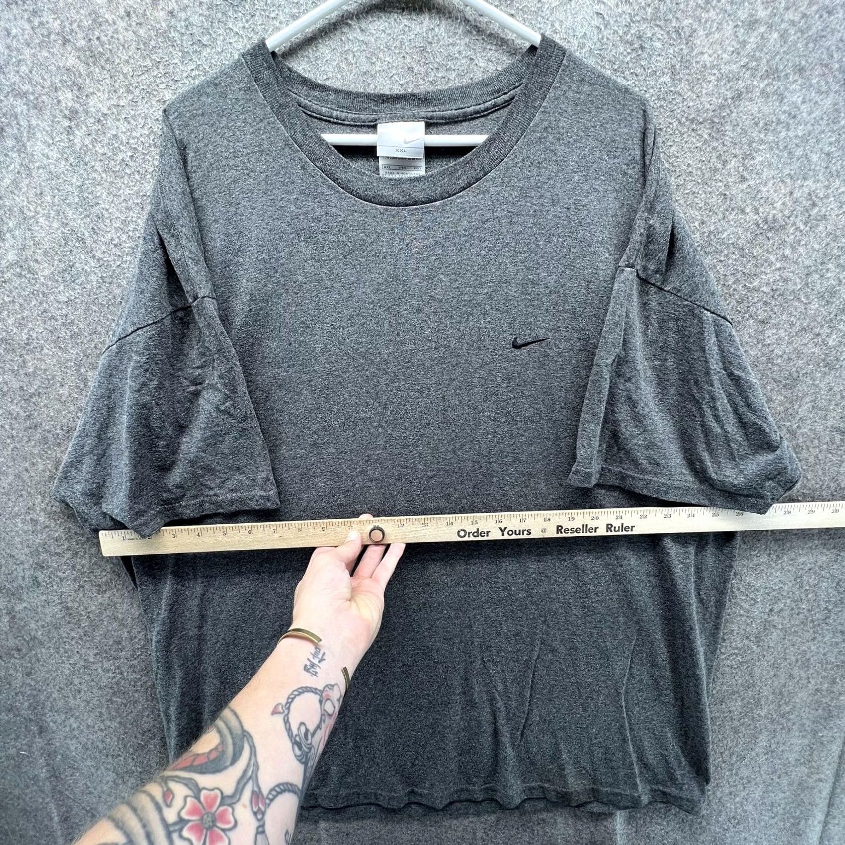 Nike Nike Shirt Mens 2XL Gray Swoosh Logo Basic Crewneck Athletic Casual Tee Size US XXL / EU 58 / 5 - 3 Thumbnail