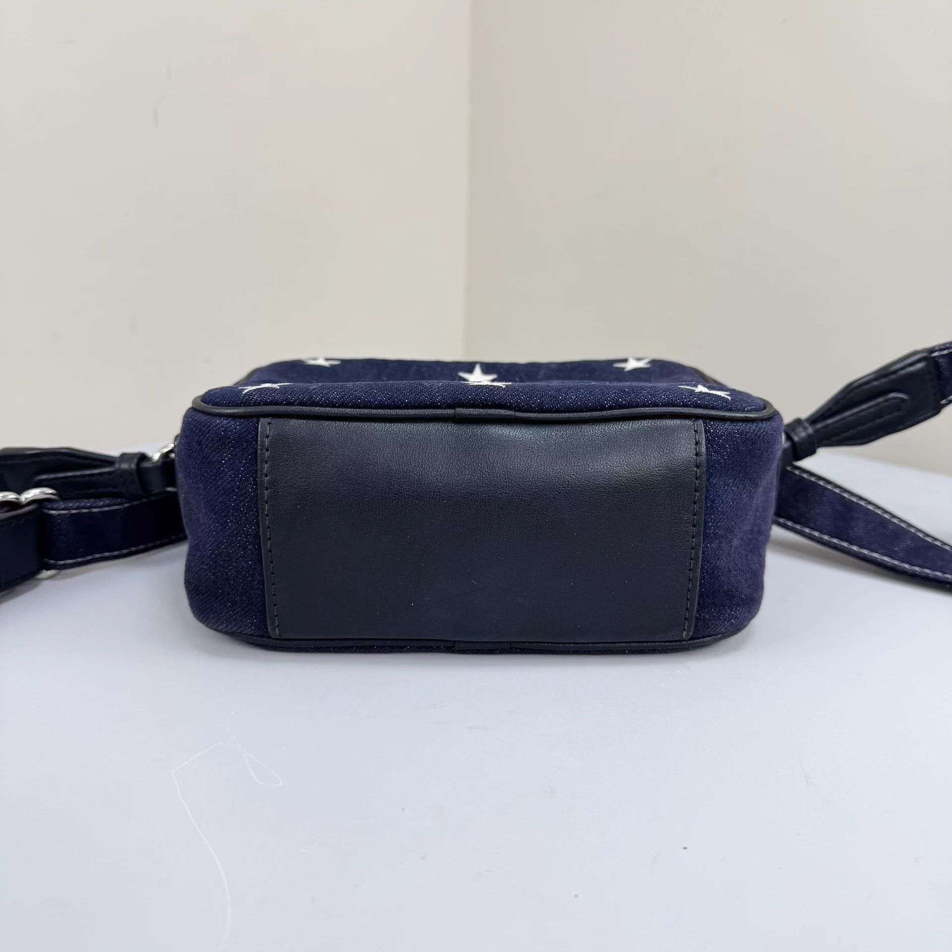 Burberry Burberry Embroidered Star Crossbody Bag 98 New Size ONE SIZE - 4 Thumbnail